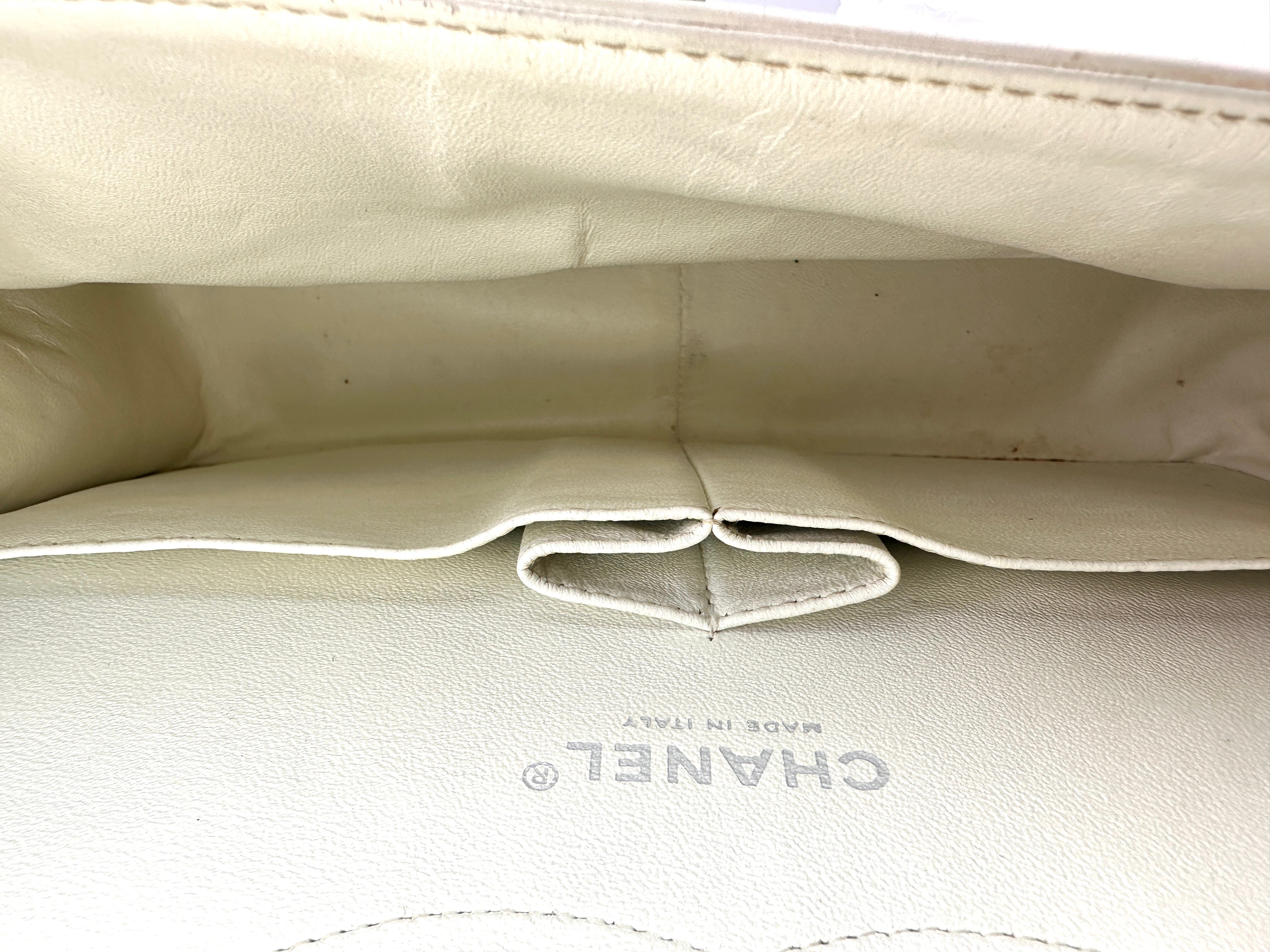 Chanel Classic Flap White Quilted Leather Jumbo Shoulder Bag With Black Buckle(14***54) CC2547