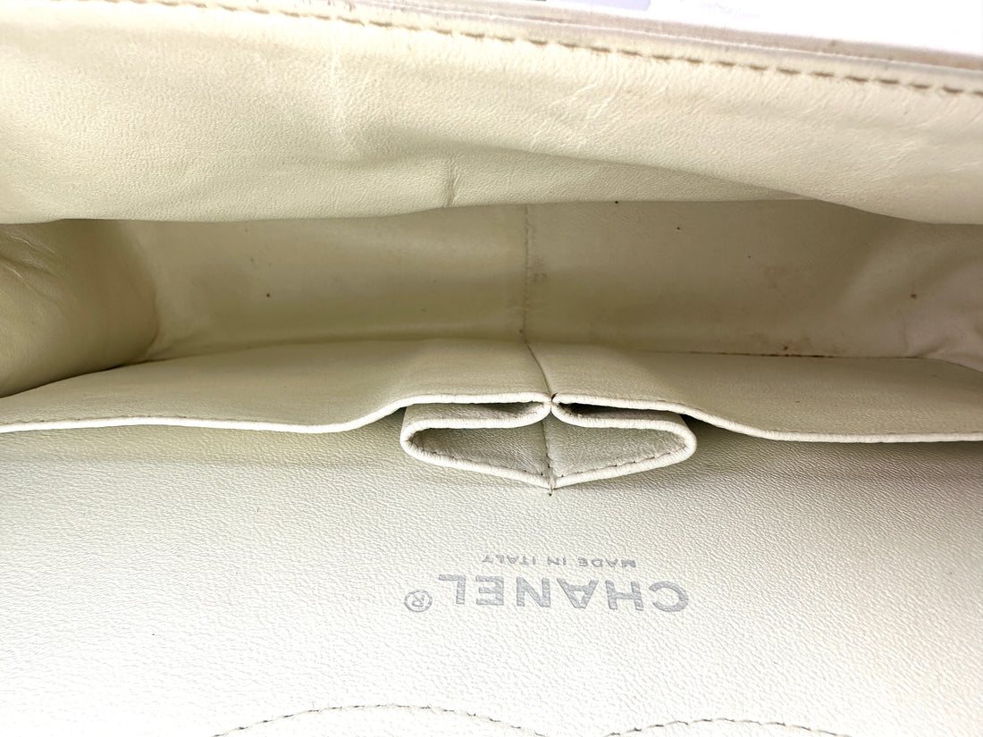 Chanel Classic Flap White Quilted Leather Jumbo Shoulder Bag With Black Buckle(14***54) CC2547