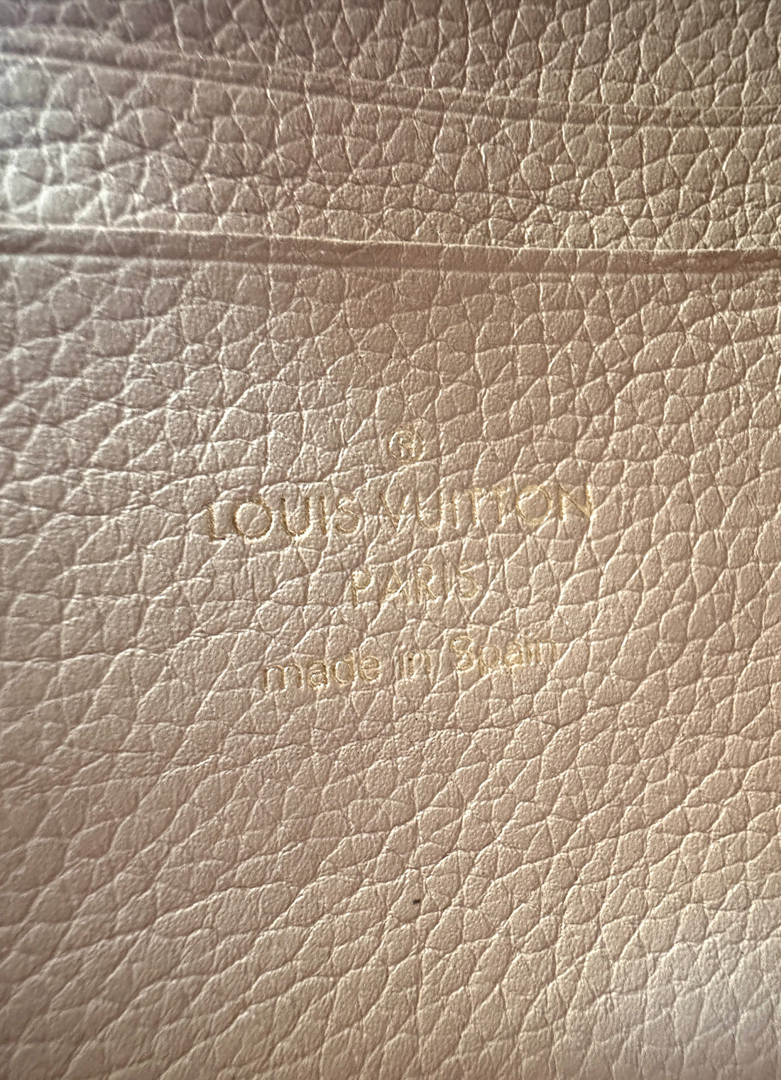 Louis Vuitton Lockme Beige Leather Shoulder Bag LV3326