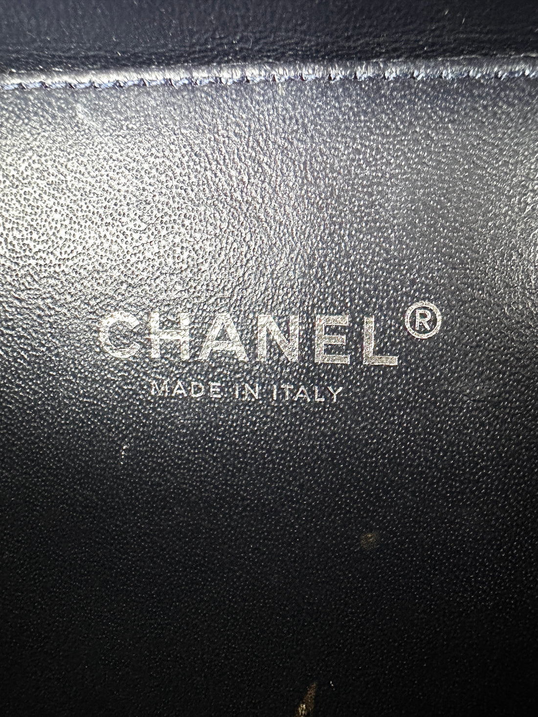 Chanel CC Filigree Black/White Quilted Leather Vanity Case(27***19) CC2550