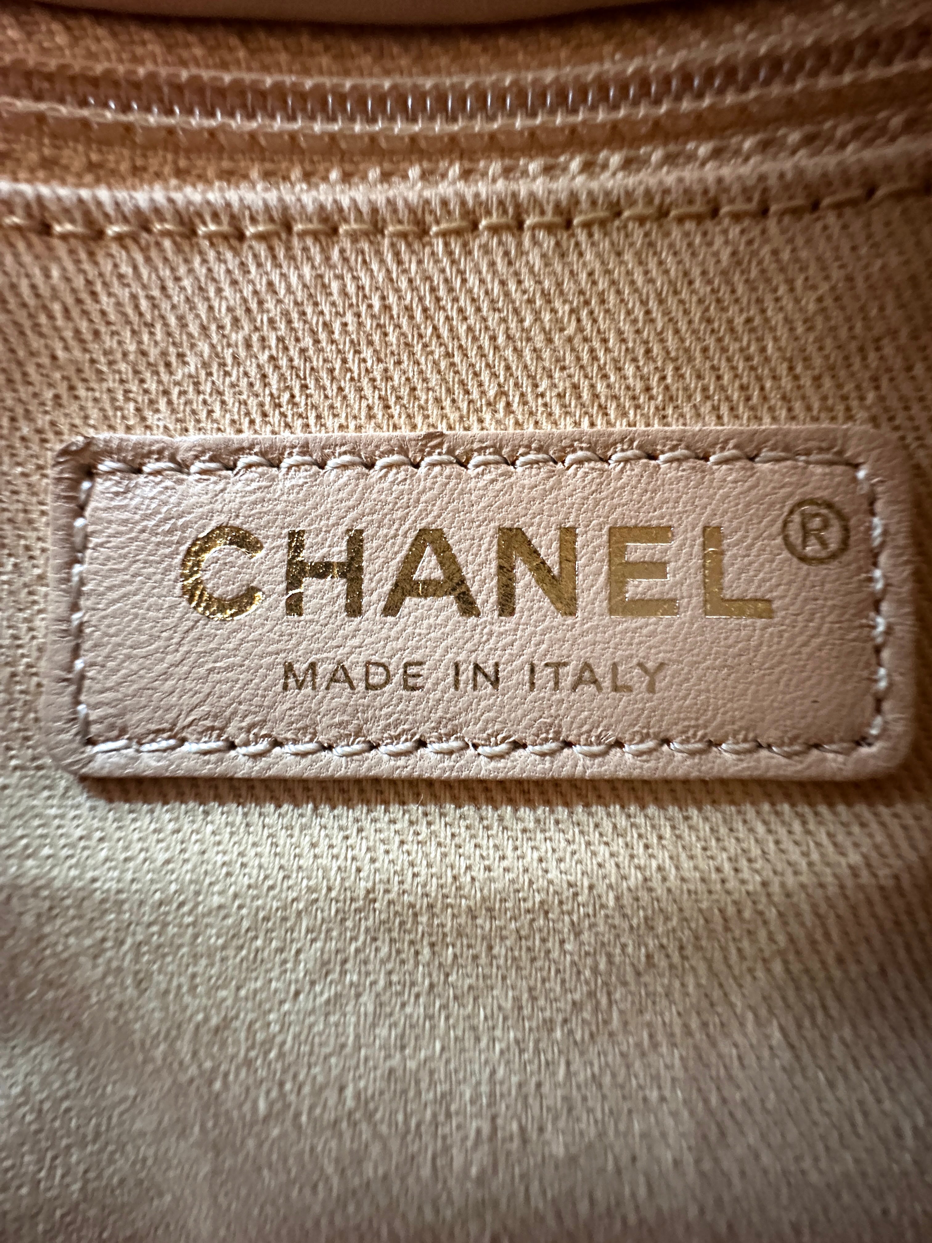 Chanel CoCo Handle Beige Chevron Quilted Leather Small Size Shoulder Bag(25***91) CC2565