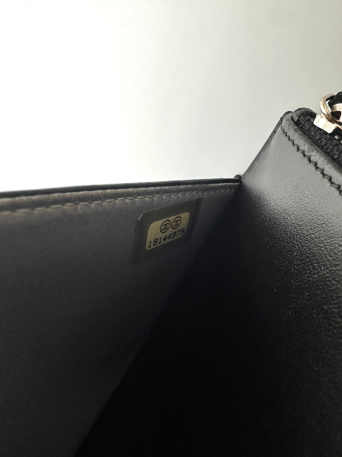 Chanel Black Camellia Embossed Lambskin Wallet On Chain(19***79) CC2566