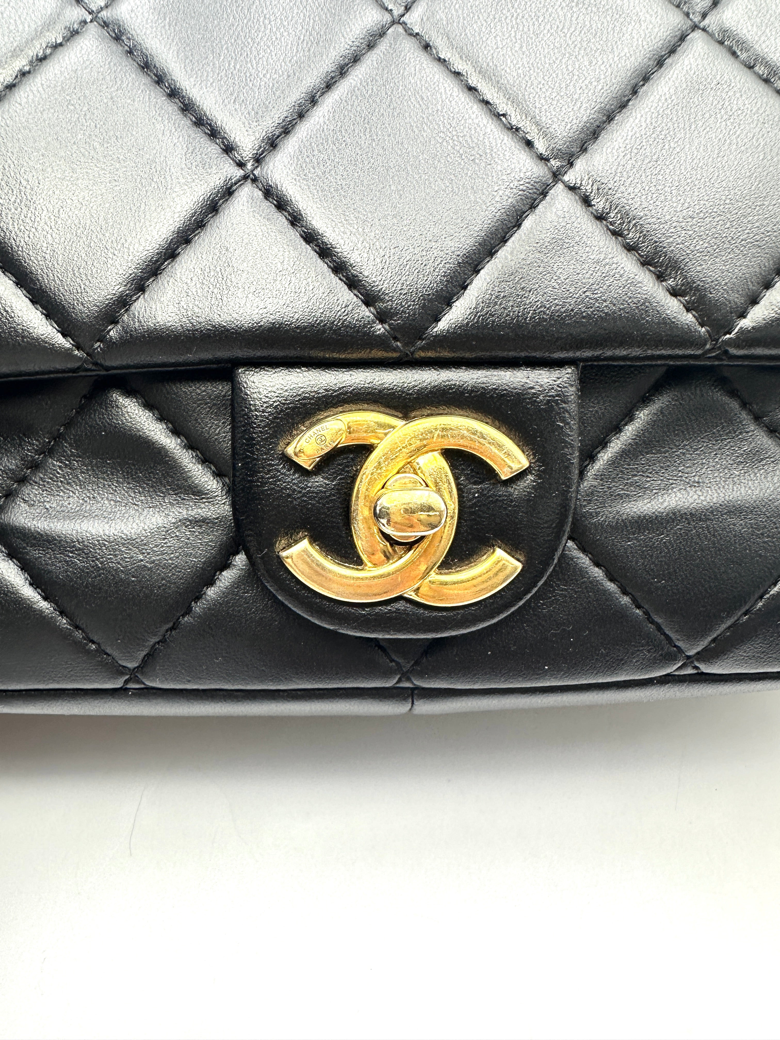 Chanel Classic Flap Black Quilted Leather Mini Shoulder Bag(29***39) CC2562