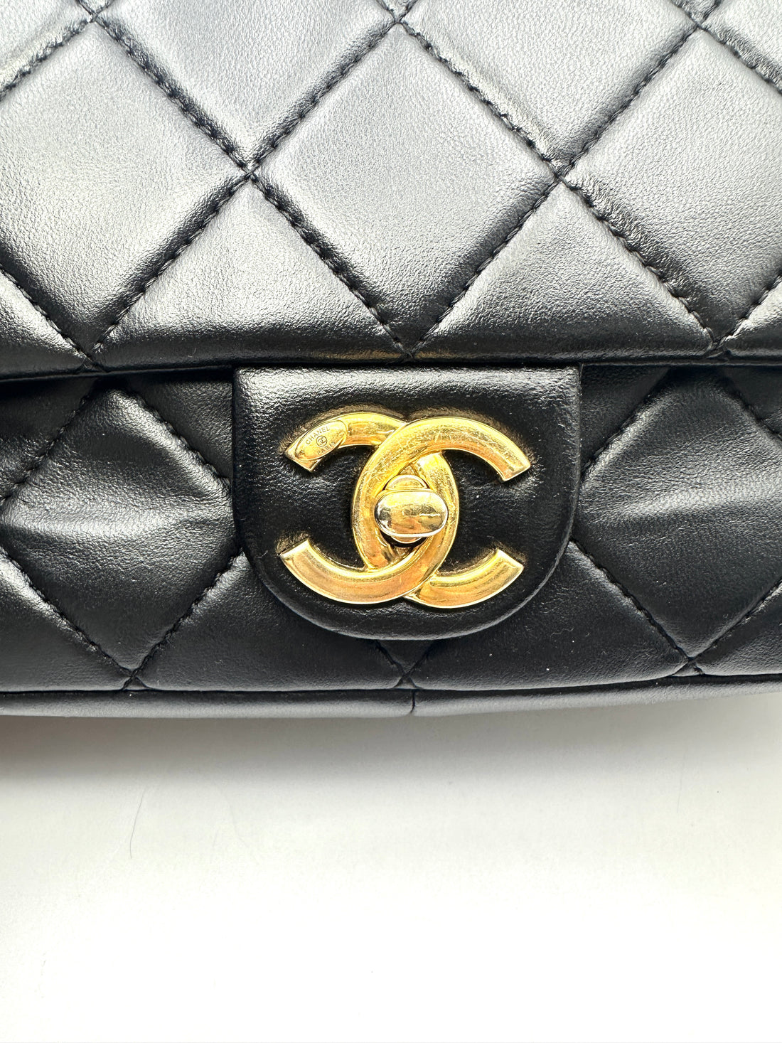 Chanel Classic Flap Black Quilted Leather Mini Shoulder Bag(29***39) CC2562