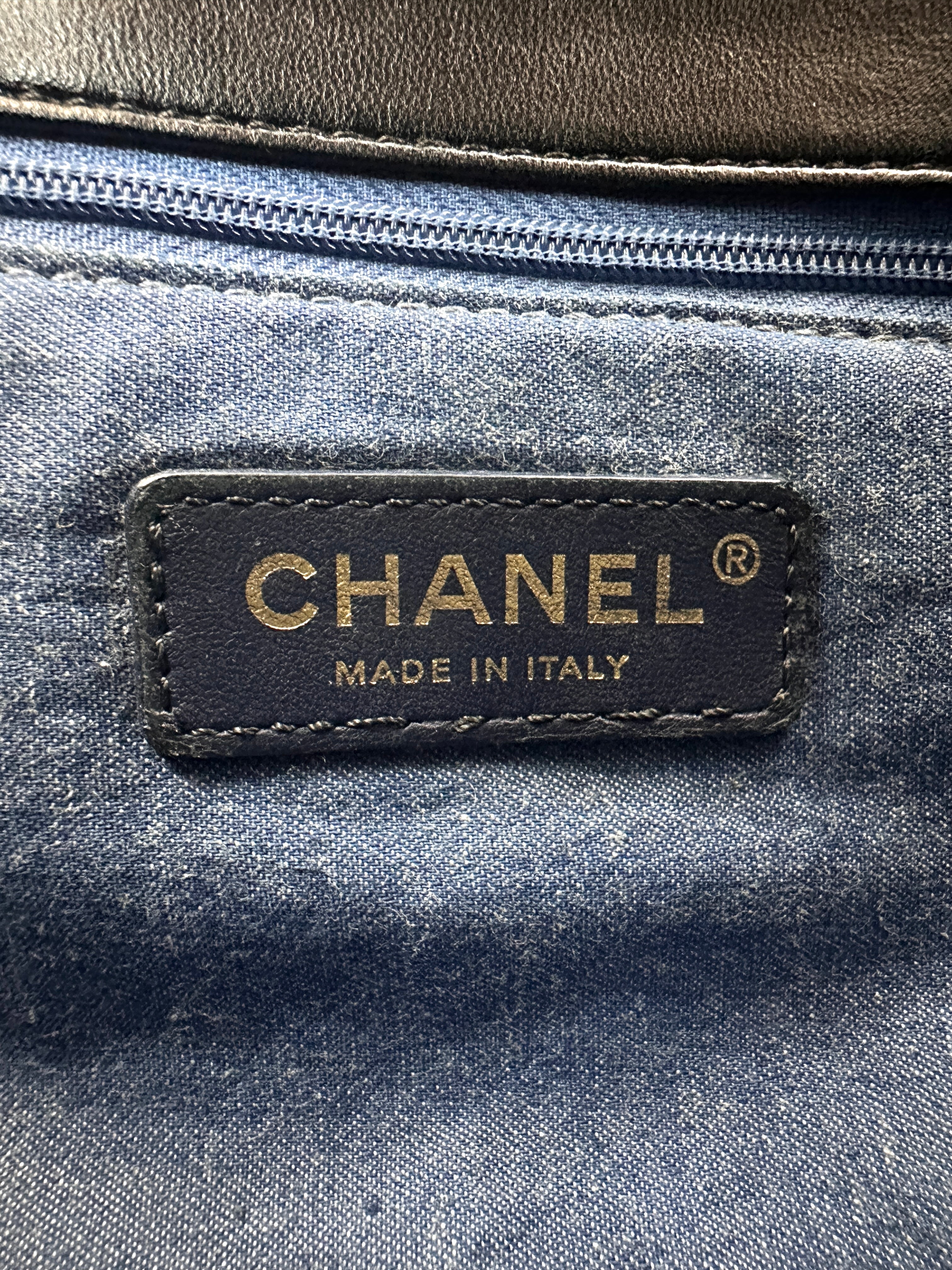 Chanel Classic Flap Black Quilted Leather Mini Shoulder Bag(29***39) CC2562