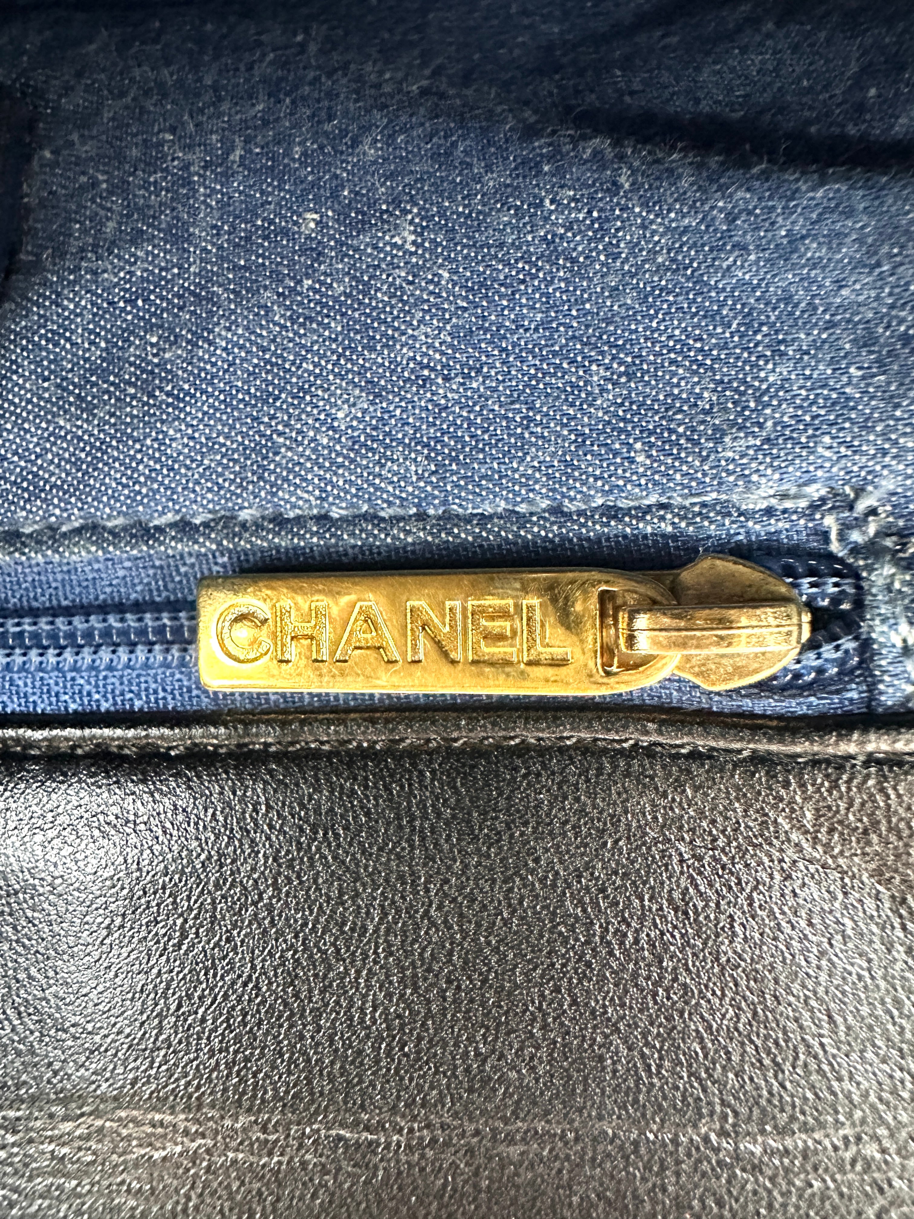 Chanel Classic Flap Black Quilted Leather Mini Shoulder Bag(29***39) CC2562