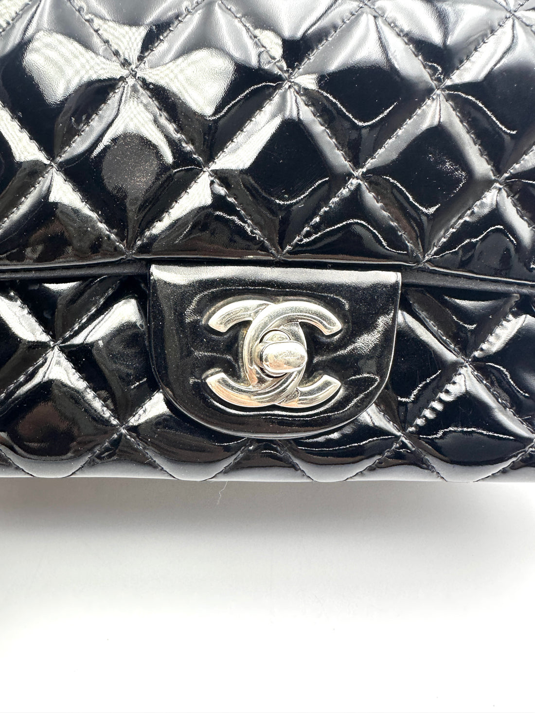 Chanel Classic Flap Black Quilted Patent Leather Mini Shoulder Bag(18***24) CC2558