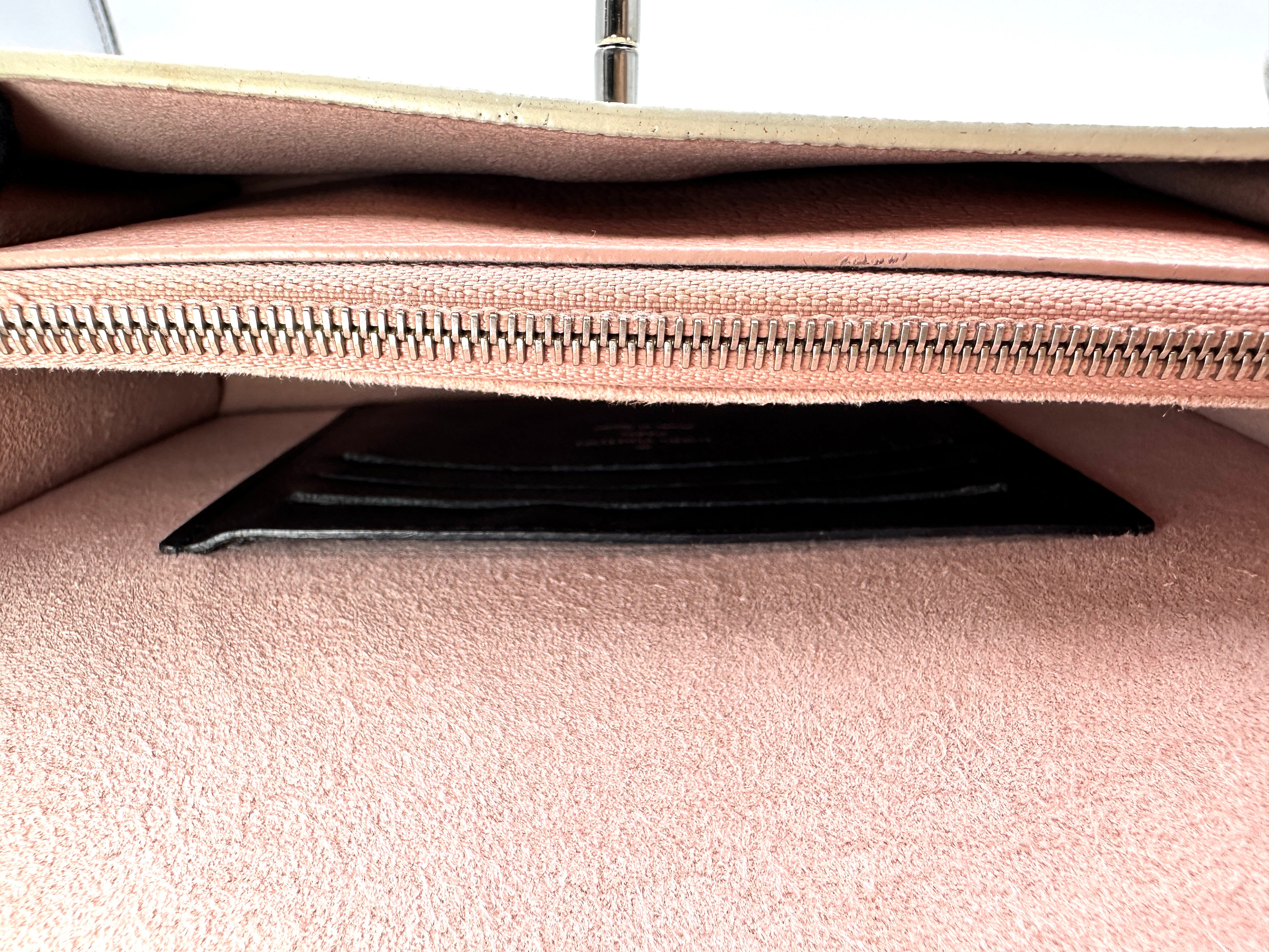 Louis Vuitton Lockme Pink/White Leather Shoulder Bag LV3331