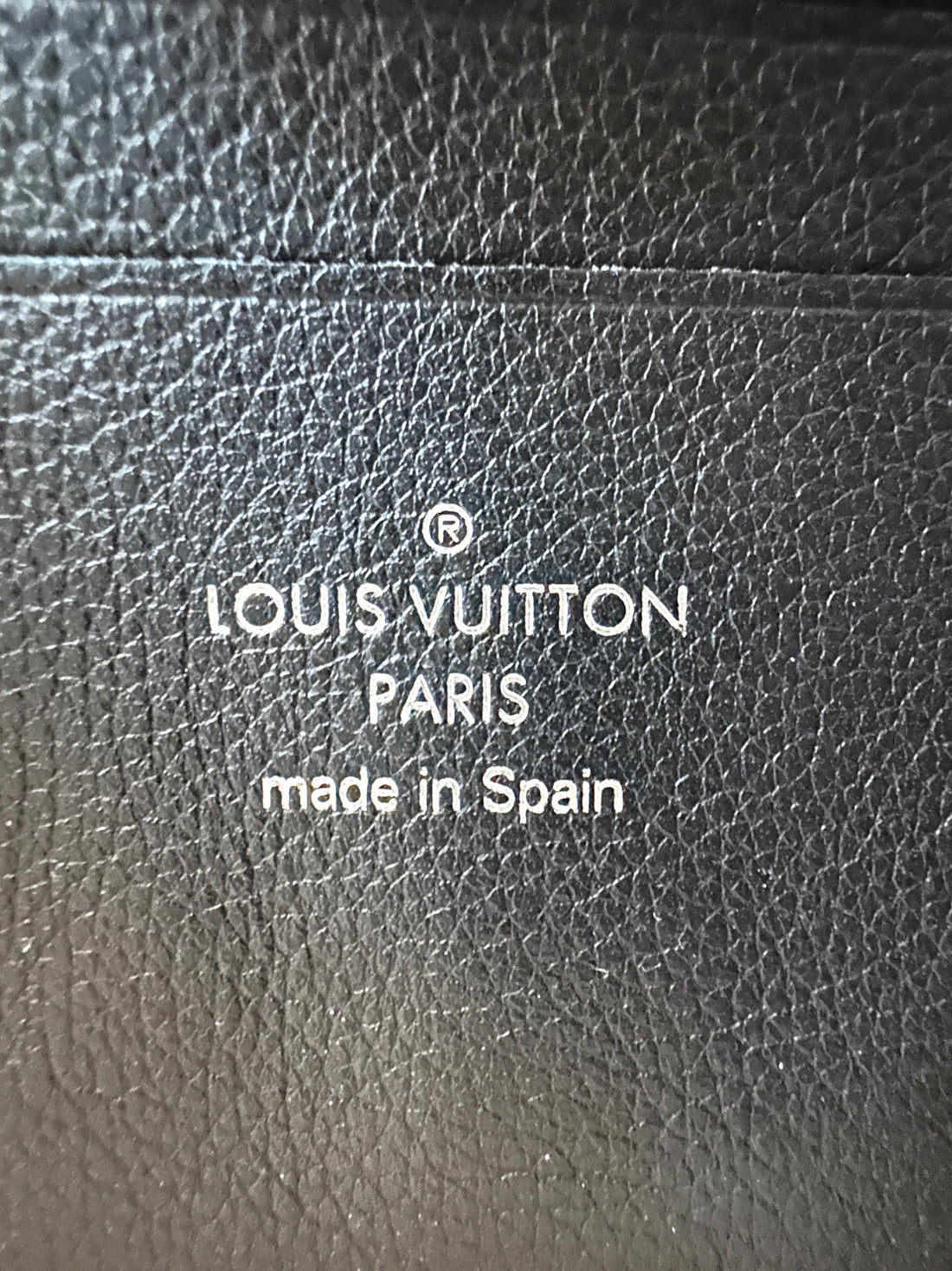 Louis Vuitton Lockme Pink/White Leather Shoulder Bag LV3331