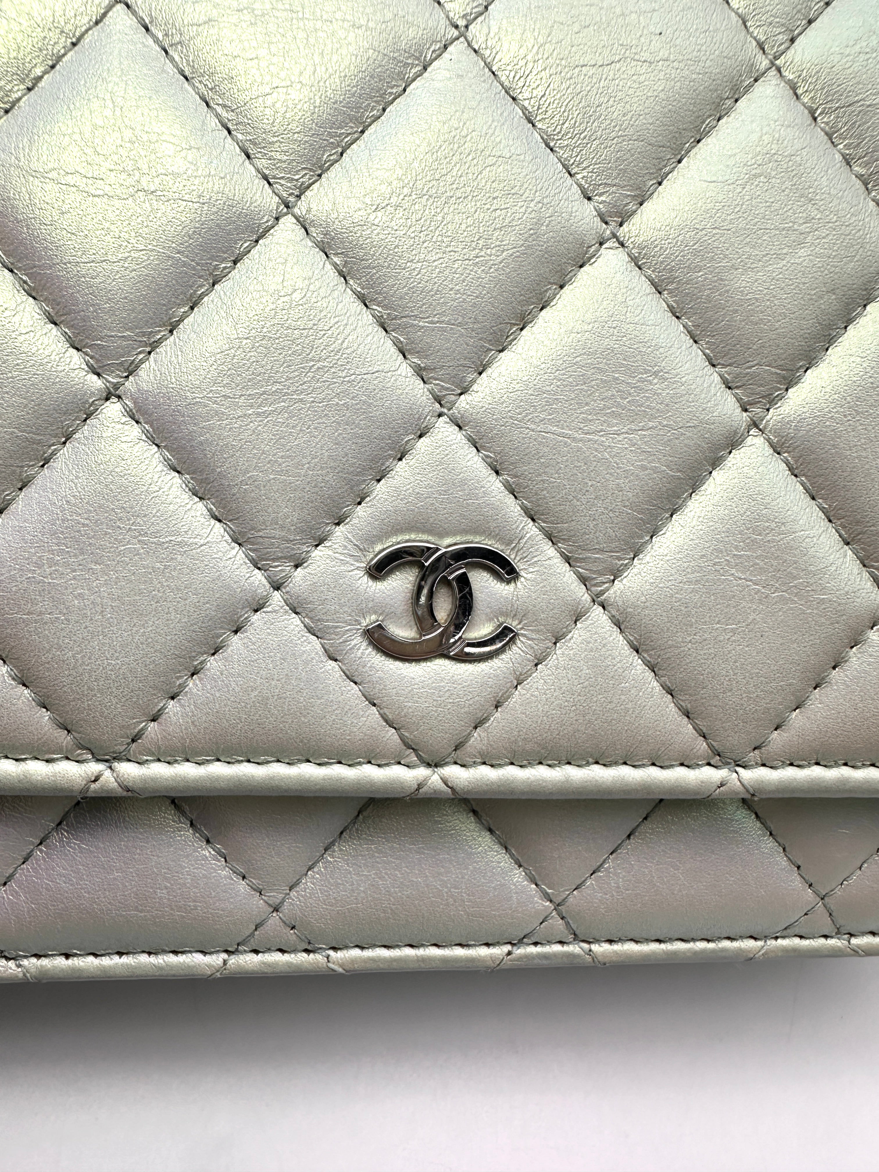 Chanel Iridescent White Quilted Leather Wallet On Chain(C2***K1) CC2567