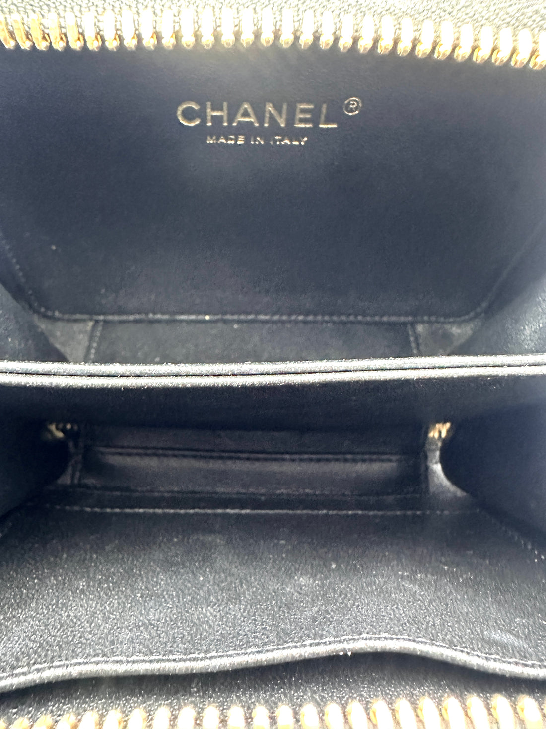 Chanel CC Filigree Black Quilted Leather Vanity Case(26***60) CC2573