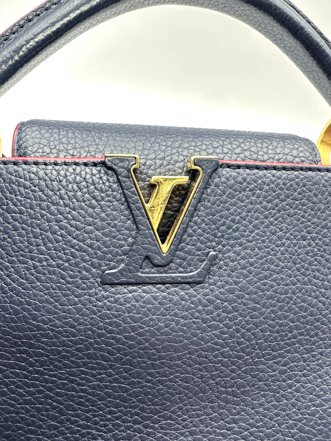Louis Vuitton Capucines Black Taurillon Leather Handle Bag LV3339