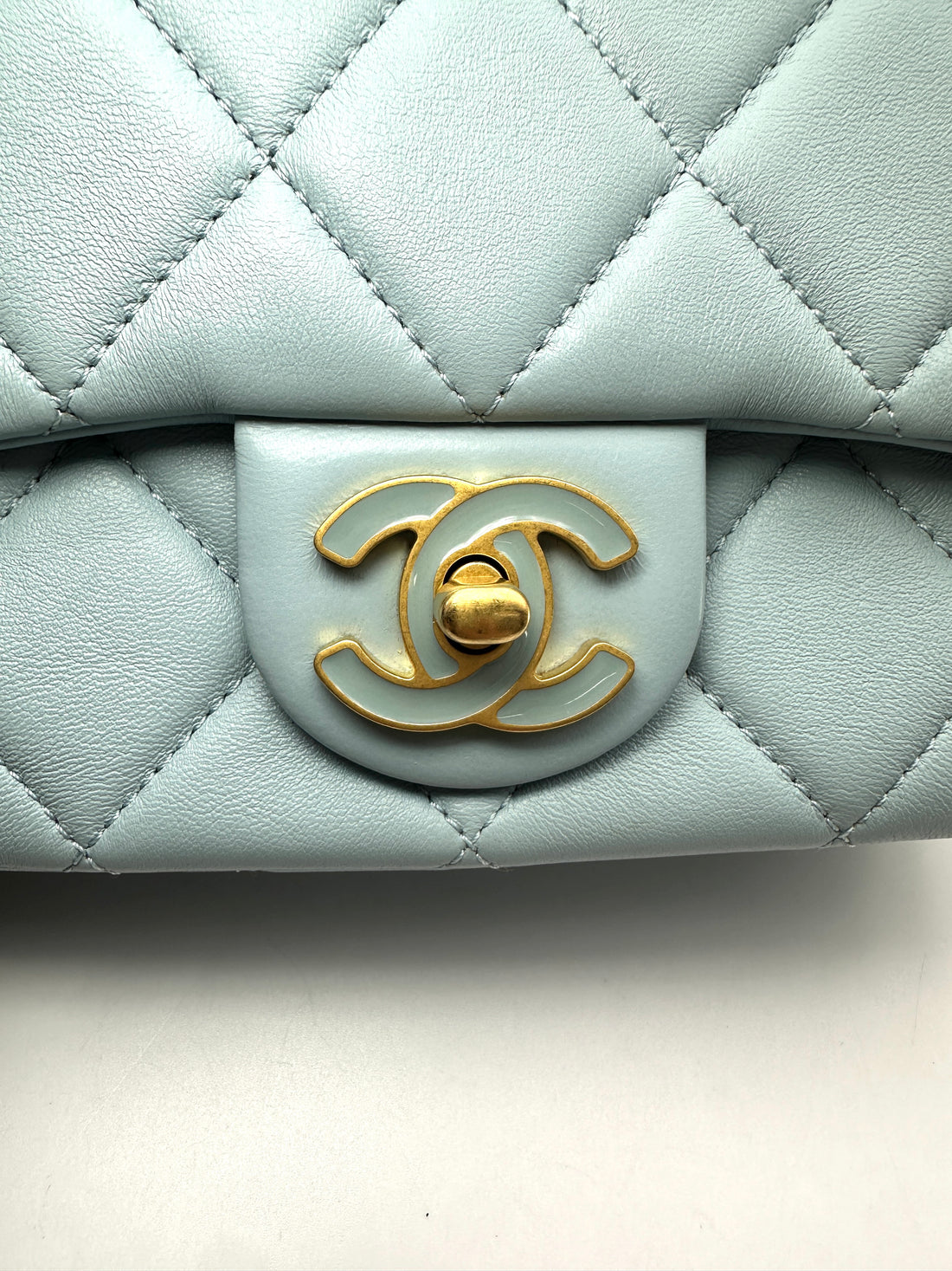 Chanel 22P Light Blue Quilted Leather Mini Square Flap Bag(C0***P1) IRIS272
