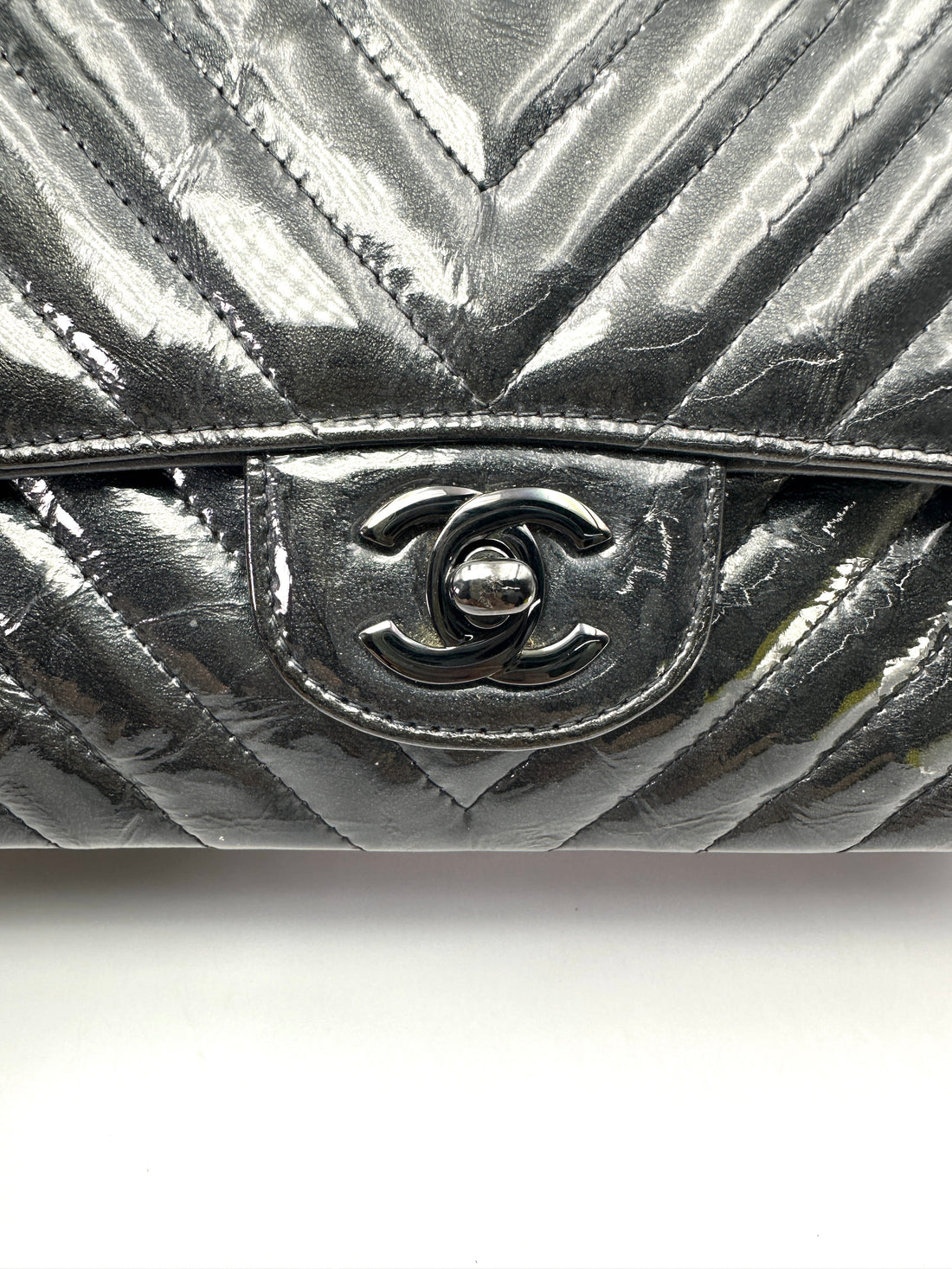 Chanel Classic Flap So Black Chevron Quilted Leather Medium Size Shoulder Bag(26***02) CC2576
