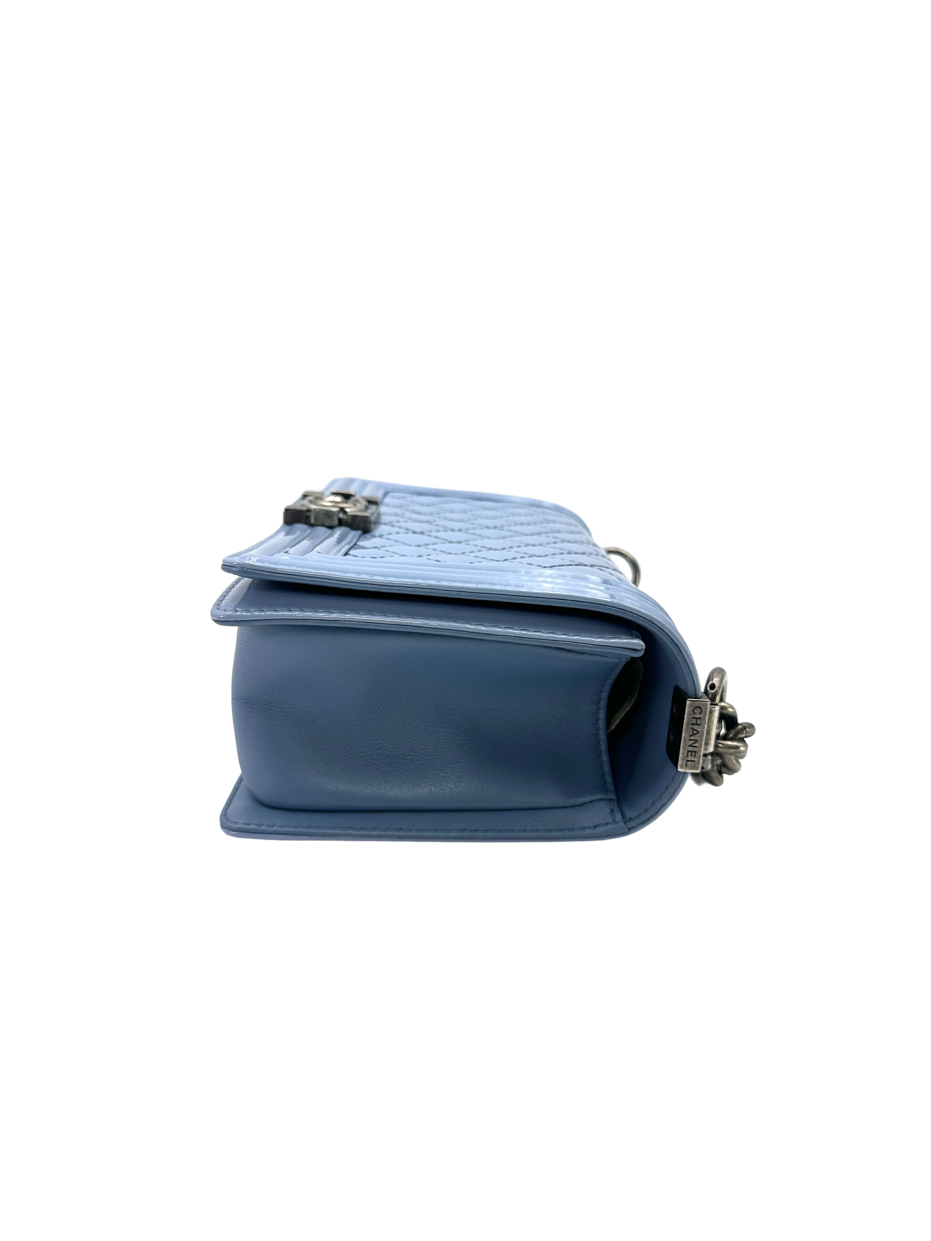 Chanel LeBoy Blue Quilted Patent Leather Medium Size Flap Bag(17***58) CC2577