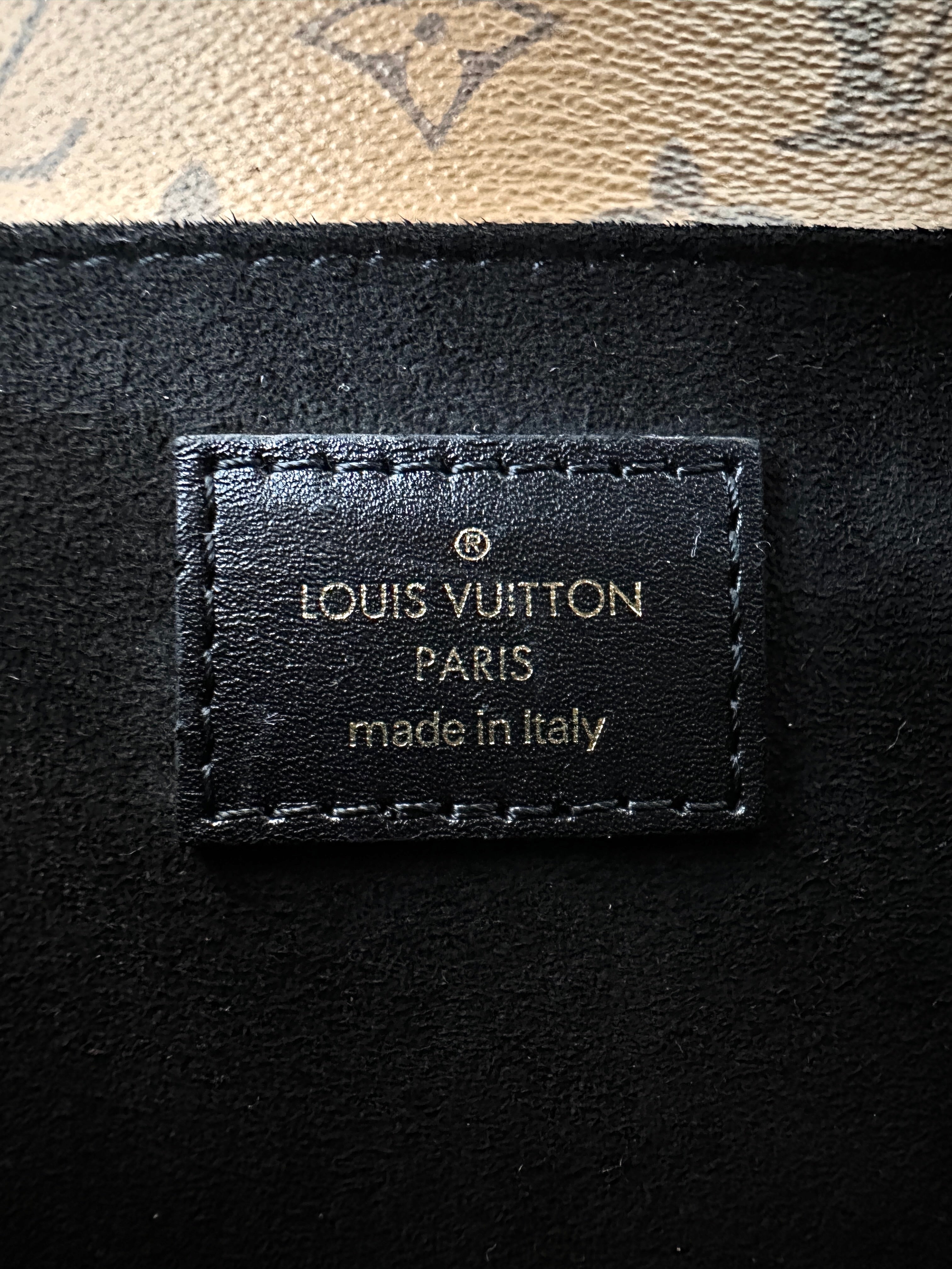 Louis Vuitton Black Leather Pochette Metis LV3358