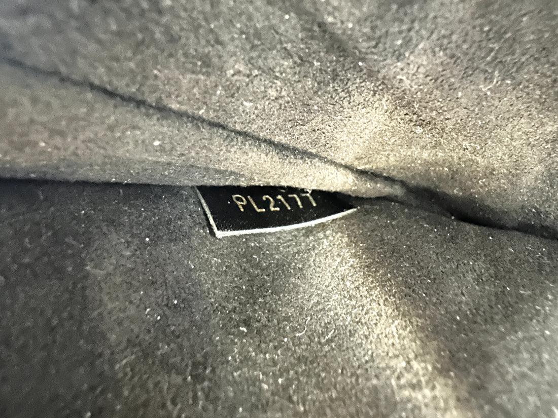 Louis Vuitton Black Leather Pochette Metis LV3358