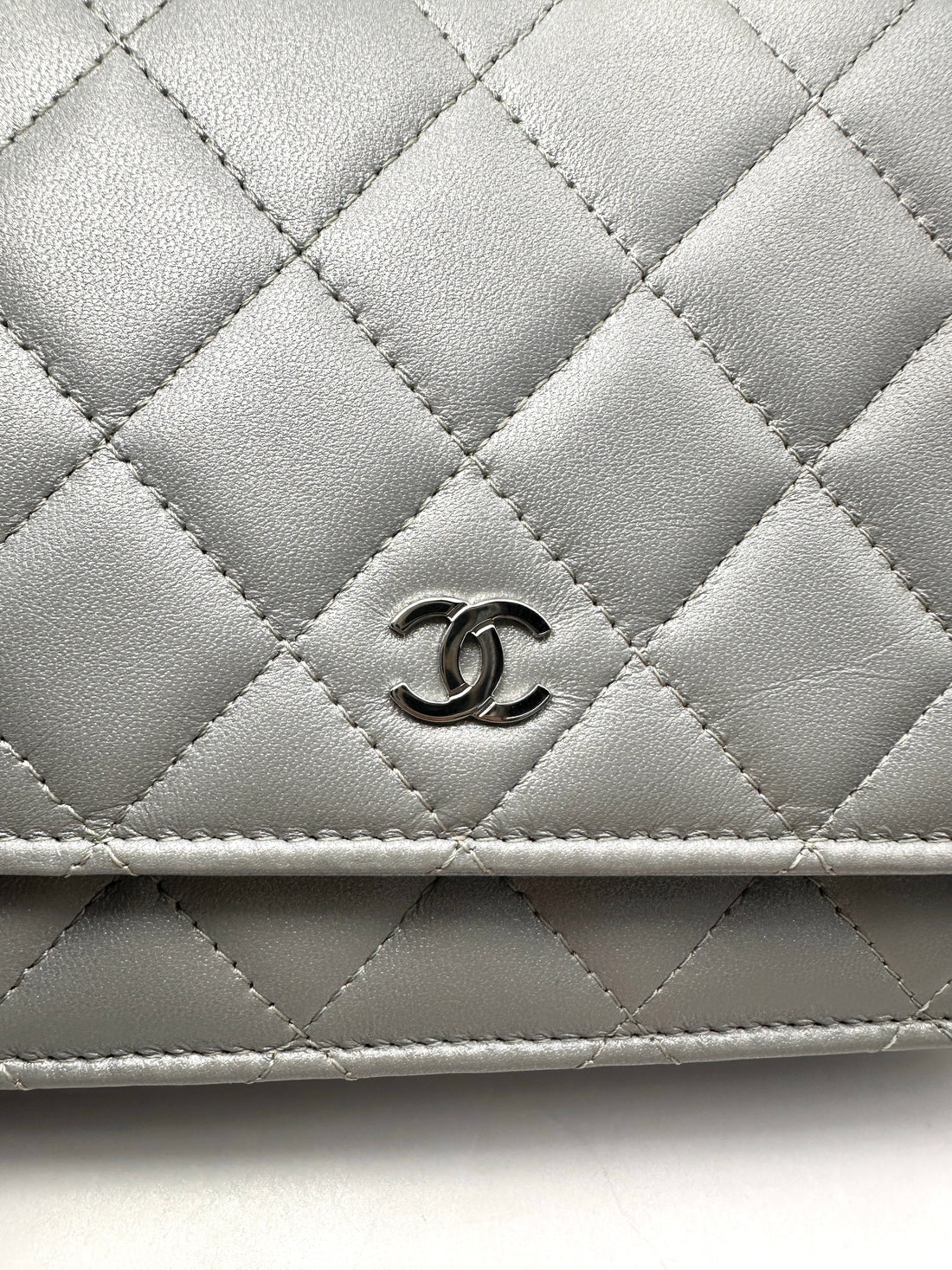 Chanel Iridescent Quilted Leather Wallet On Chain(KA***05) CC2582