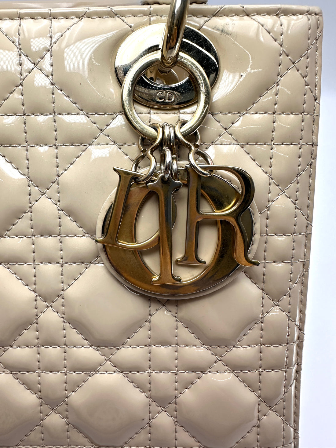 Christian Dior Lady Dior Beige Cannage Patent Leather Handle Bag DR943