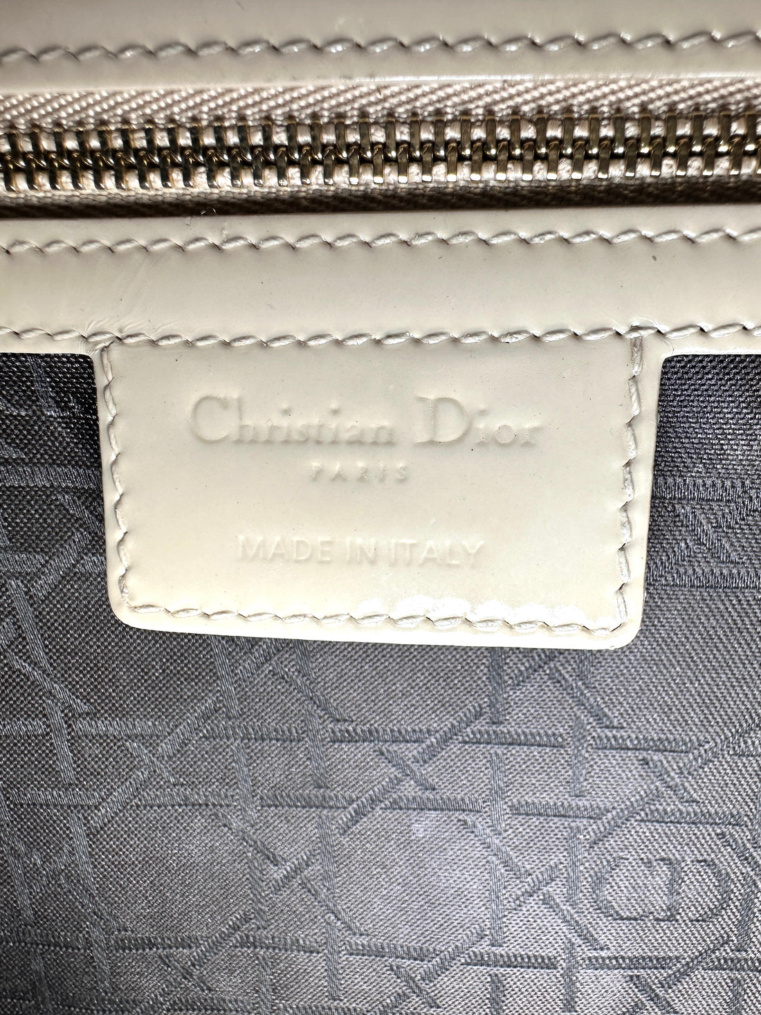 Christian Dior Lady Dior Beige Cannage Patent Leather Handle Bag DR943