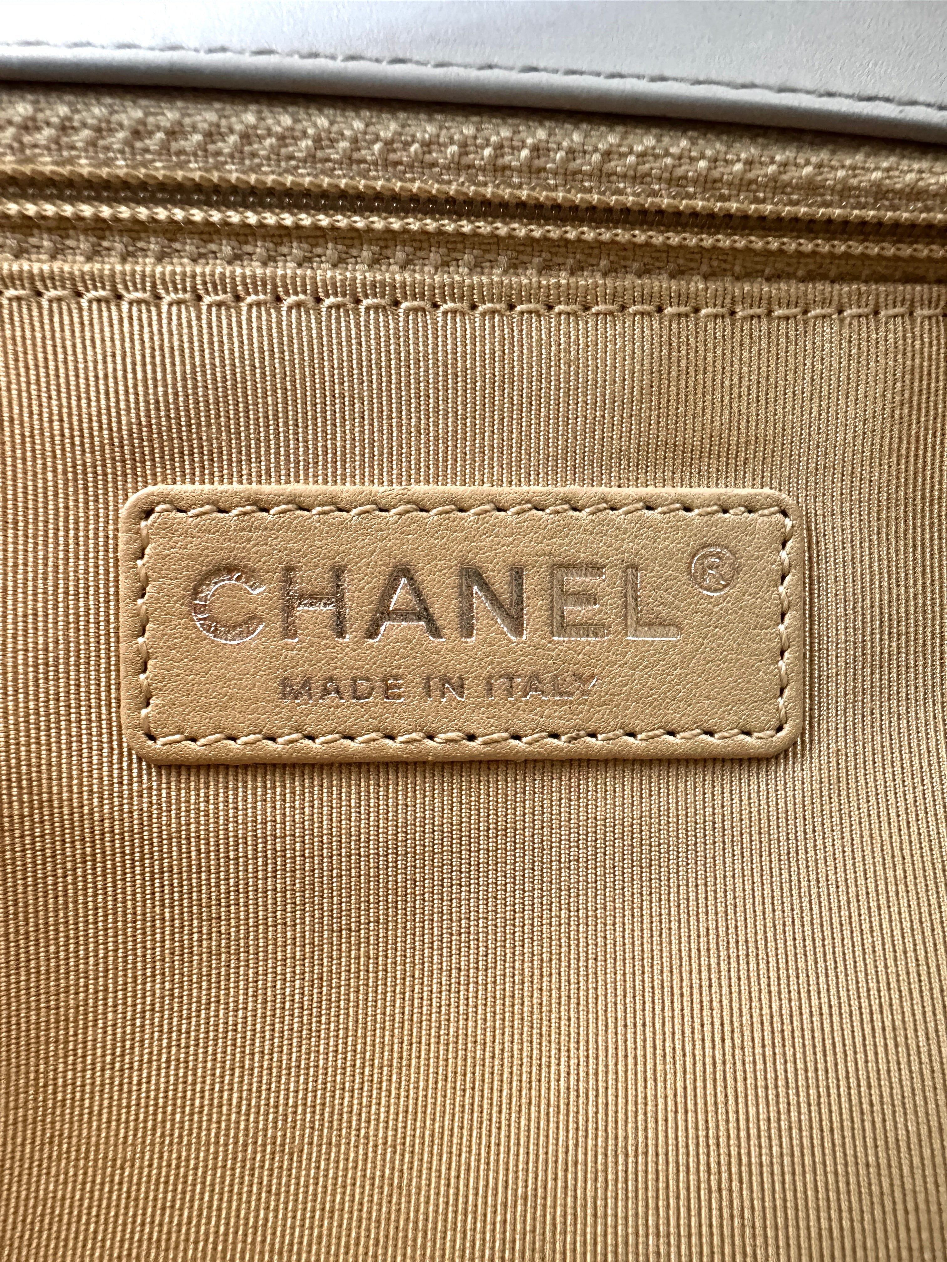 Chanel LeBoy Grey Quilted Patent Leather Flap Bag(19***57) CC2601