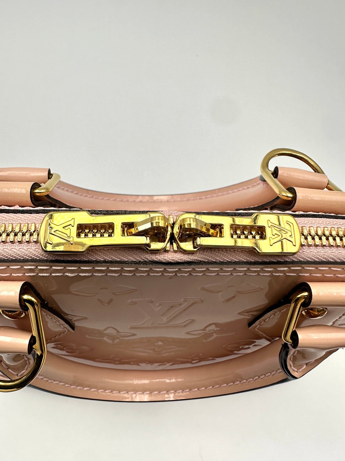 Louis Vuitton Alma Pink Patent Leather Handle Bag LV3378