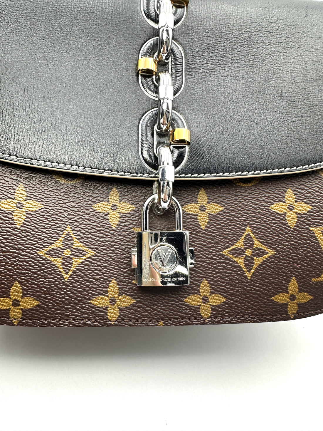 Louis Vuitton Chain-It Monogram Canvas & Black Leather Handle Bag LV3348