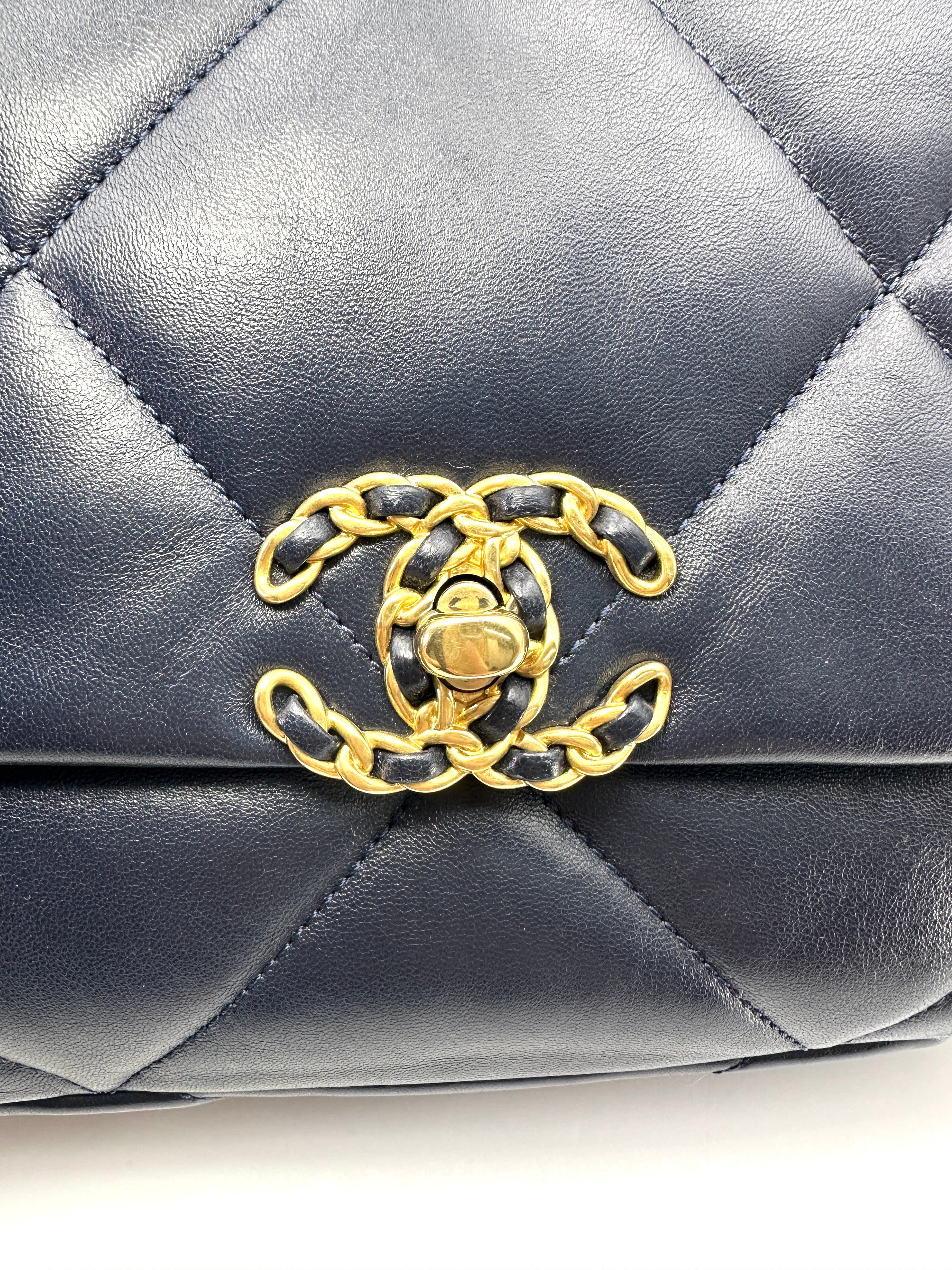 Chanel 19Bag Navy Quilted Leather Small Size Shoulder Bag(31***69) CC2586