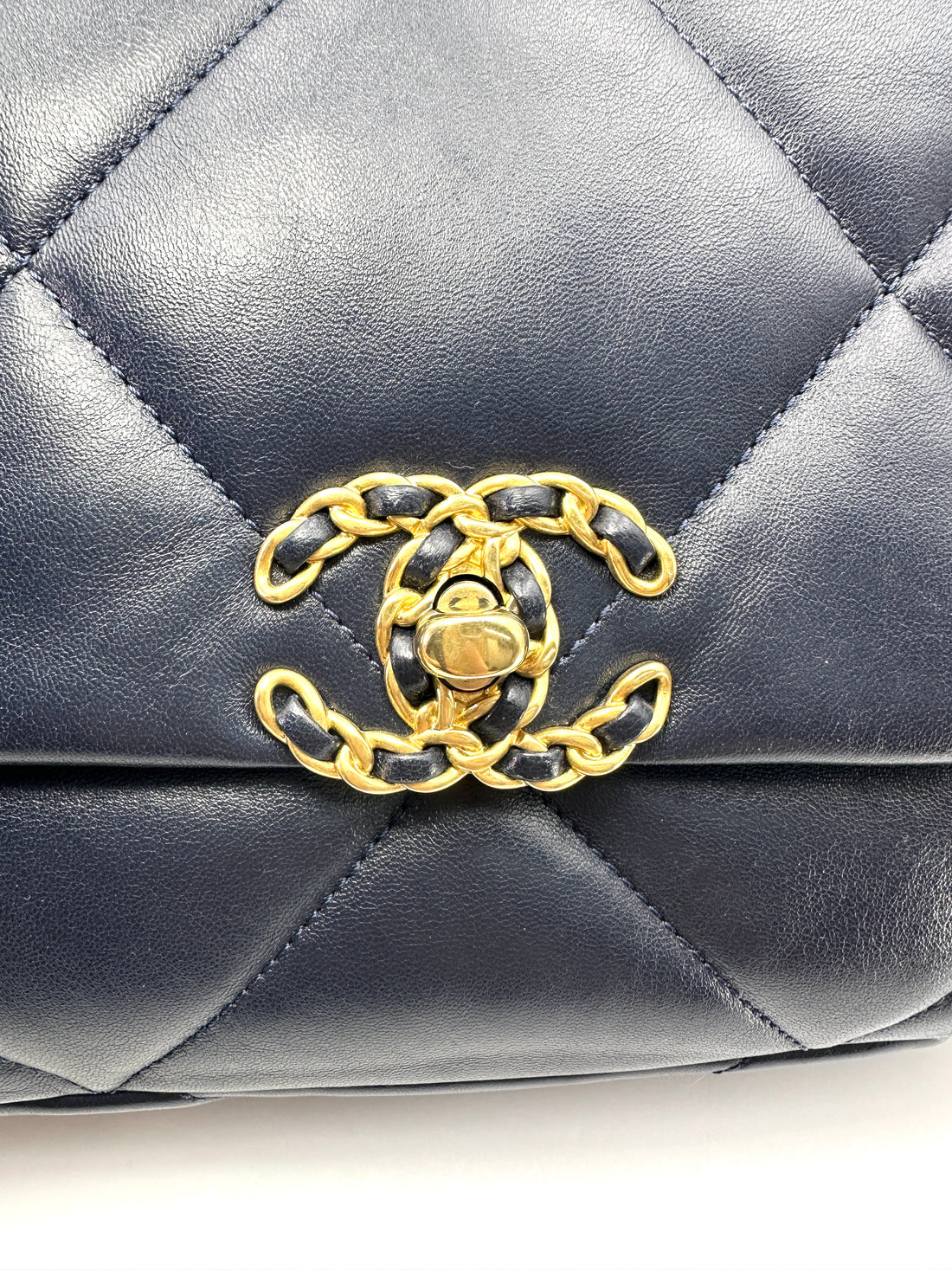 Chanel 19Bag Navy Quilted Leather Small Size Shoulder Bag(31***69) CC2586