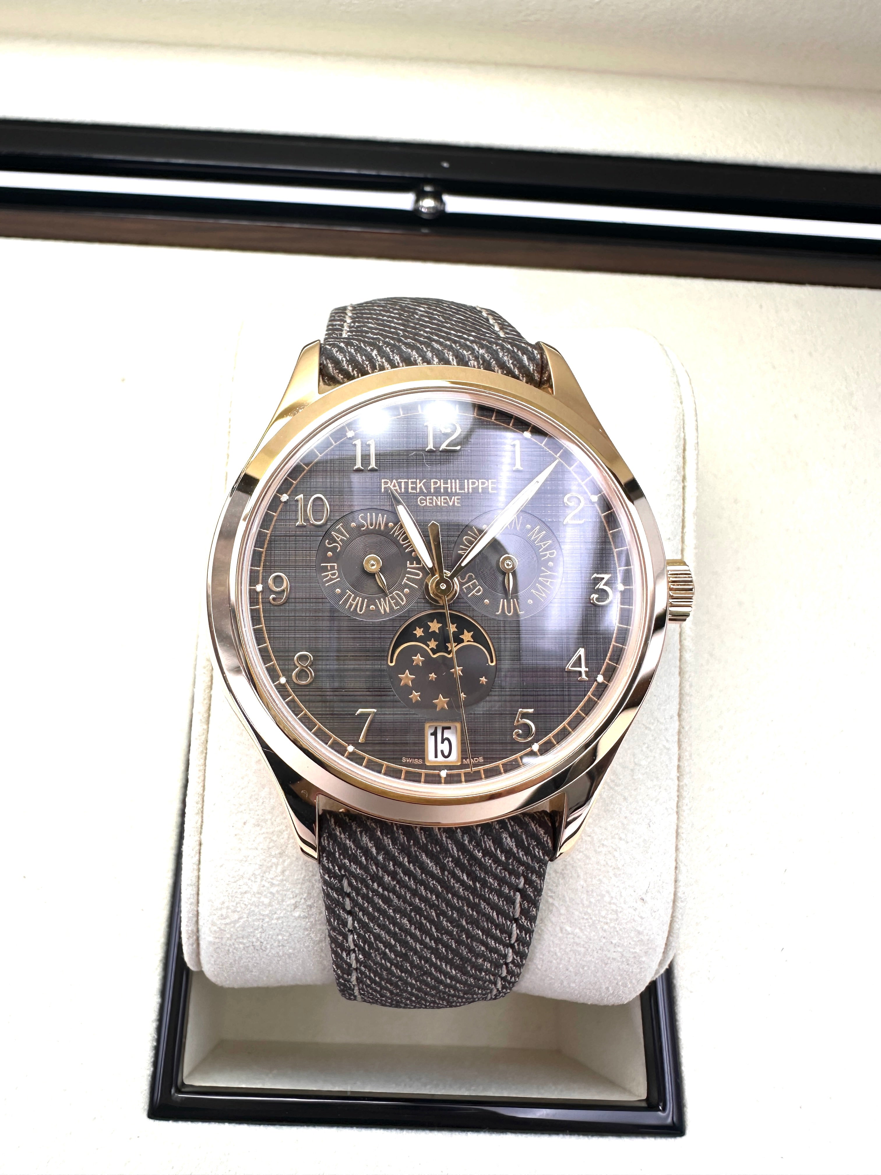Patek Philippe 4946R-001 Watch PP01