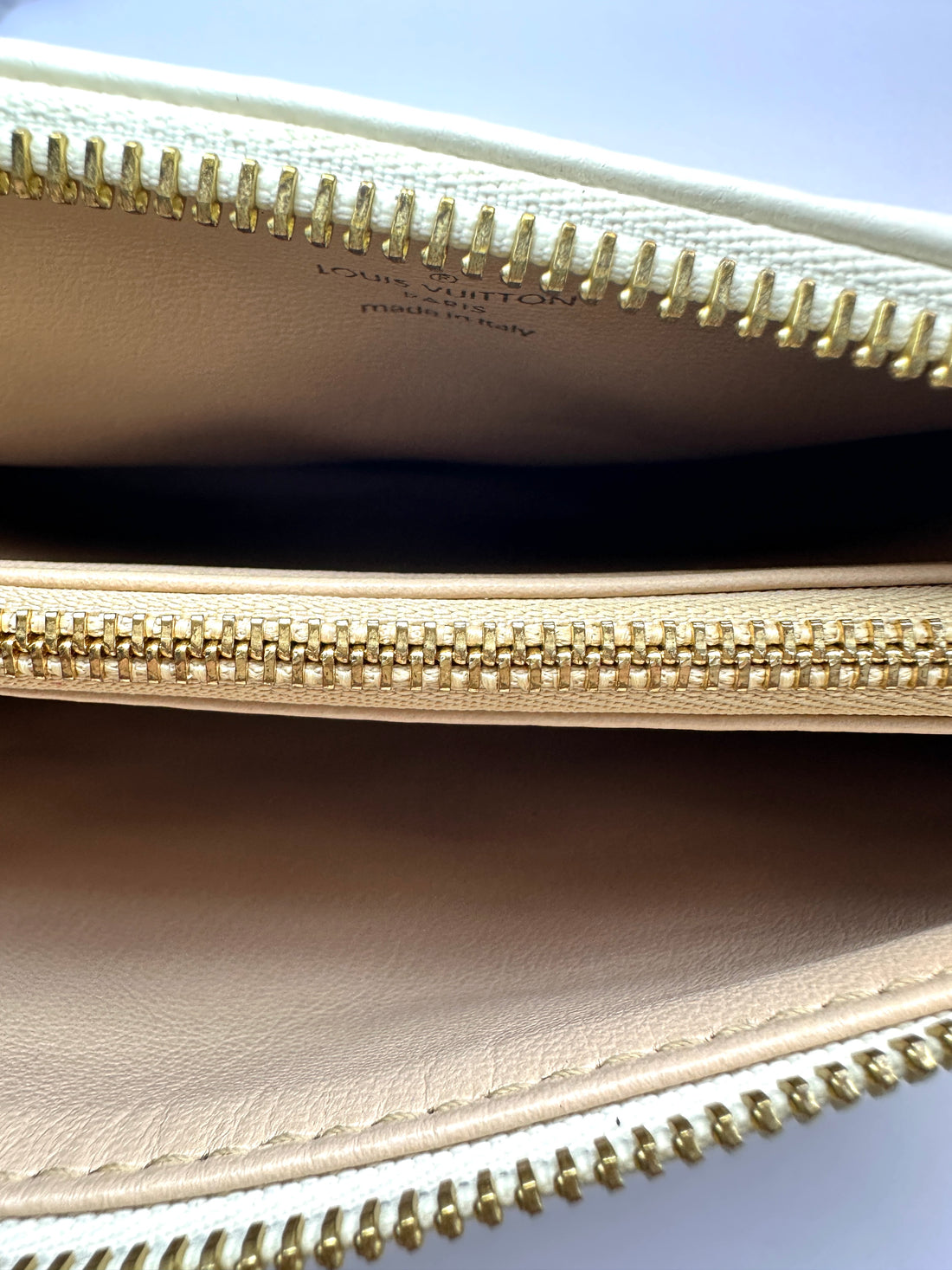 Louis Vuitton Coussin BB Milky Way White Monogram Embossed Puffy Leather Shoulder Bag LV3364