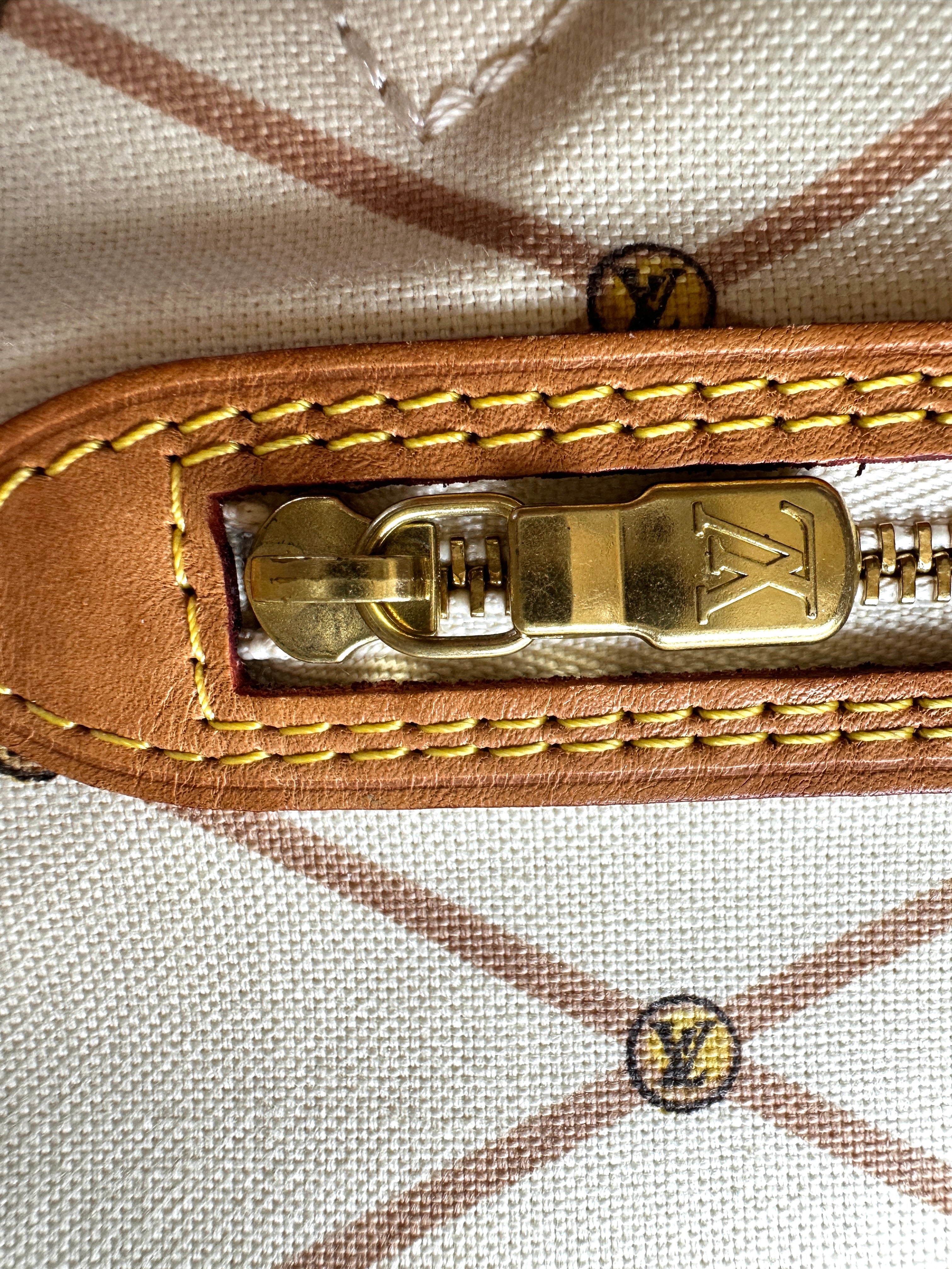 Louis Vuitton Neverfull MM Monogram Summer Trunks Handle Bag LV3365