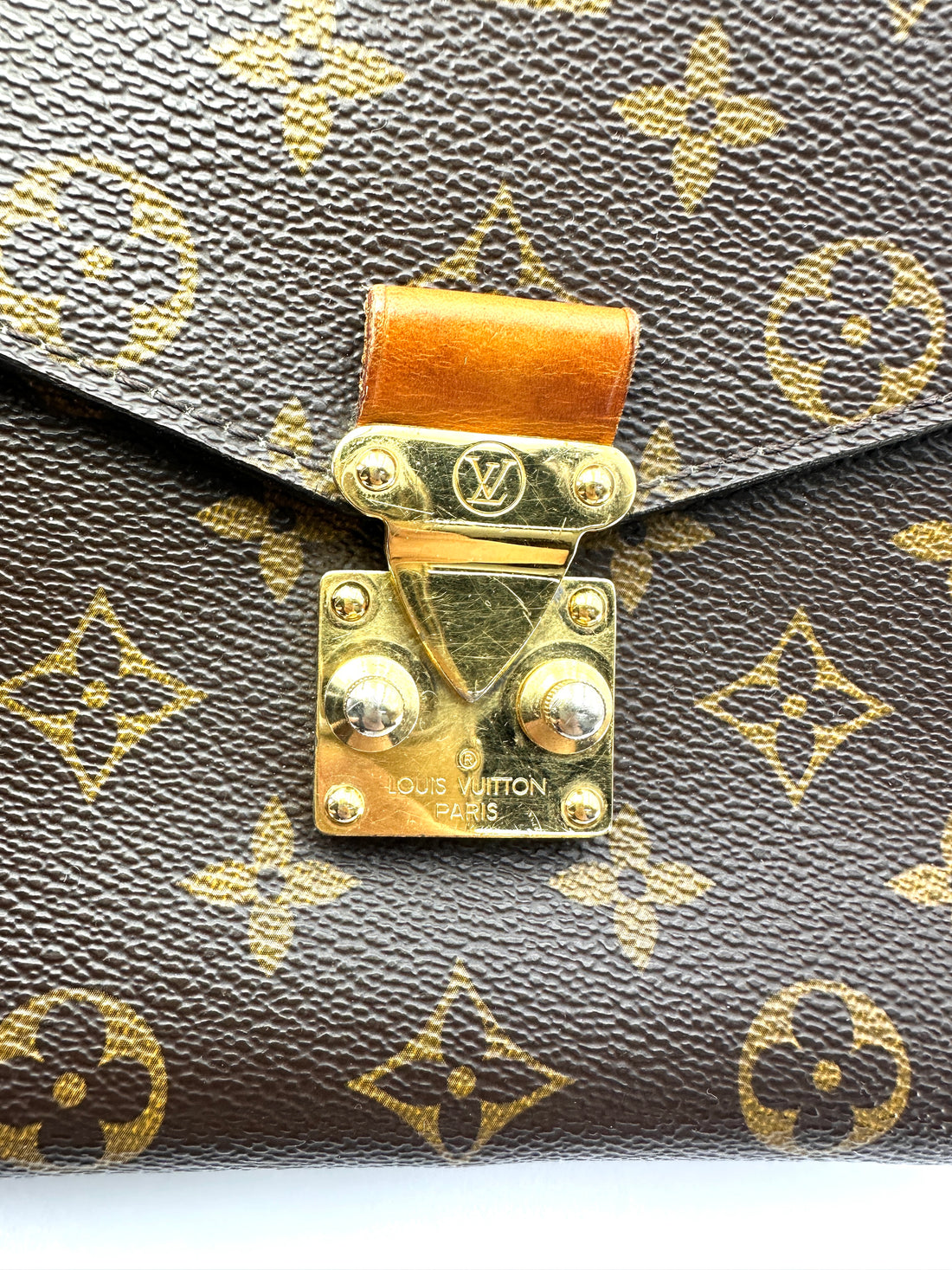 Louis Vuitton Monogram Canvas Pochette Metis LV3367