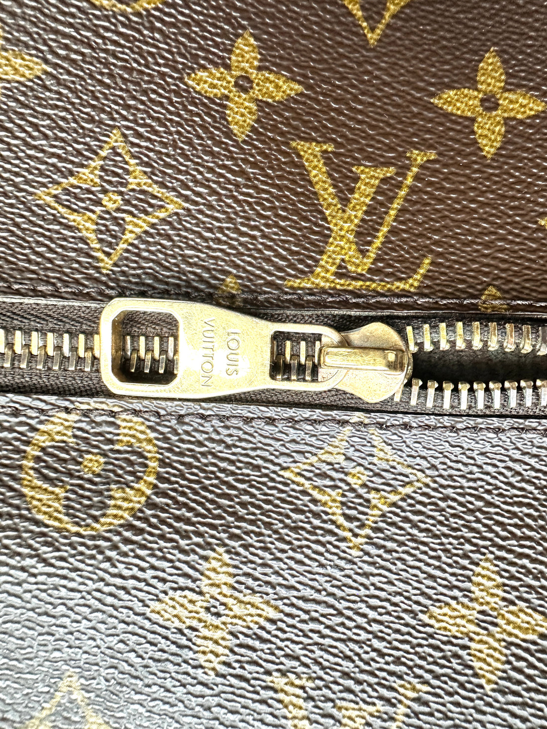 Louis Vuitton Monogram Canvas Pochette Metis LV3367