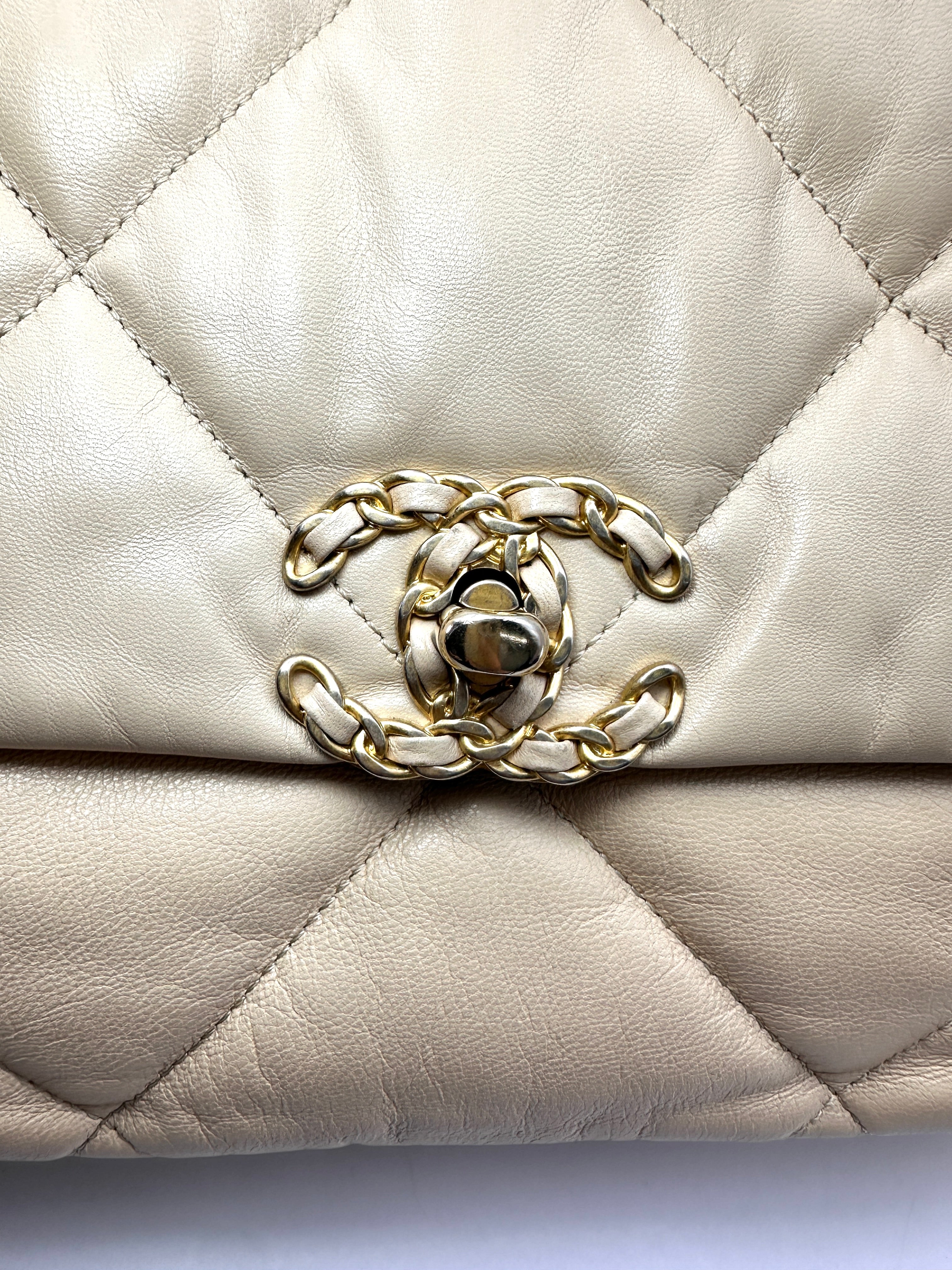 Chanel 19Bag Beige Quilted Leather Medium Size Shoulder Bag(30***90) CC2599