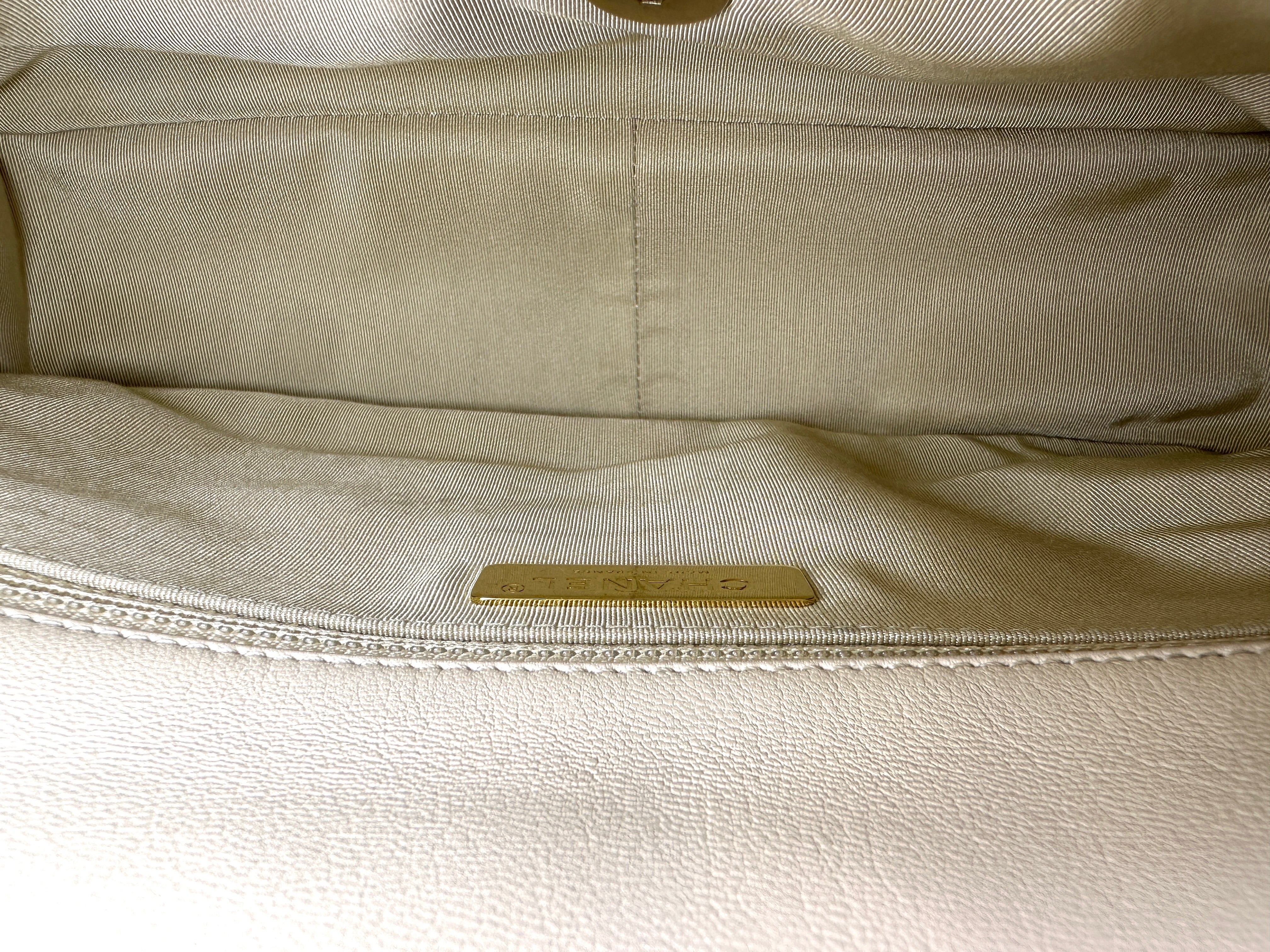 Chanel 19Bag Beige Quilted Leather Medium Size Shoulder Bag(30***90) CC2599