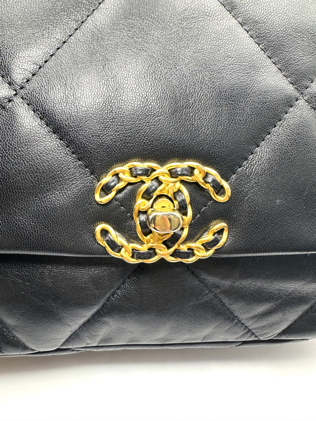 Chanel 19Bag Black Quilted Leather Shoulder Bag(30***30) CC2600