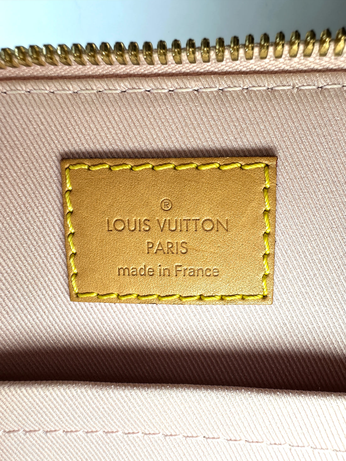 Louis Vuitton Alma Pink Patent Leather Handle Bag LV3377