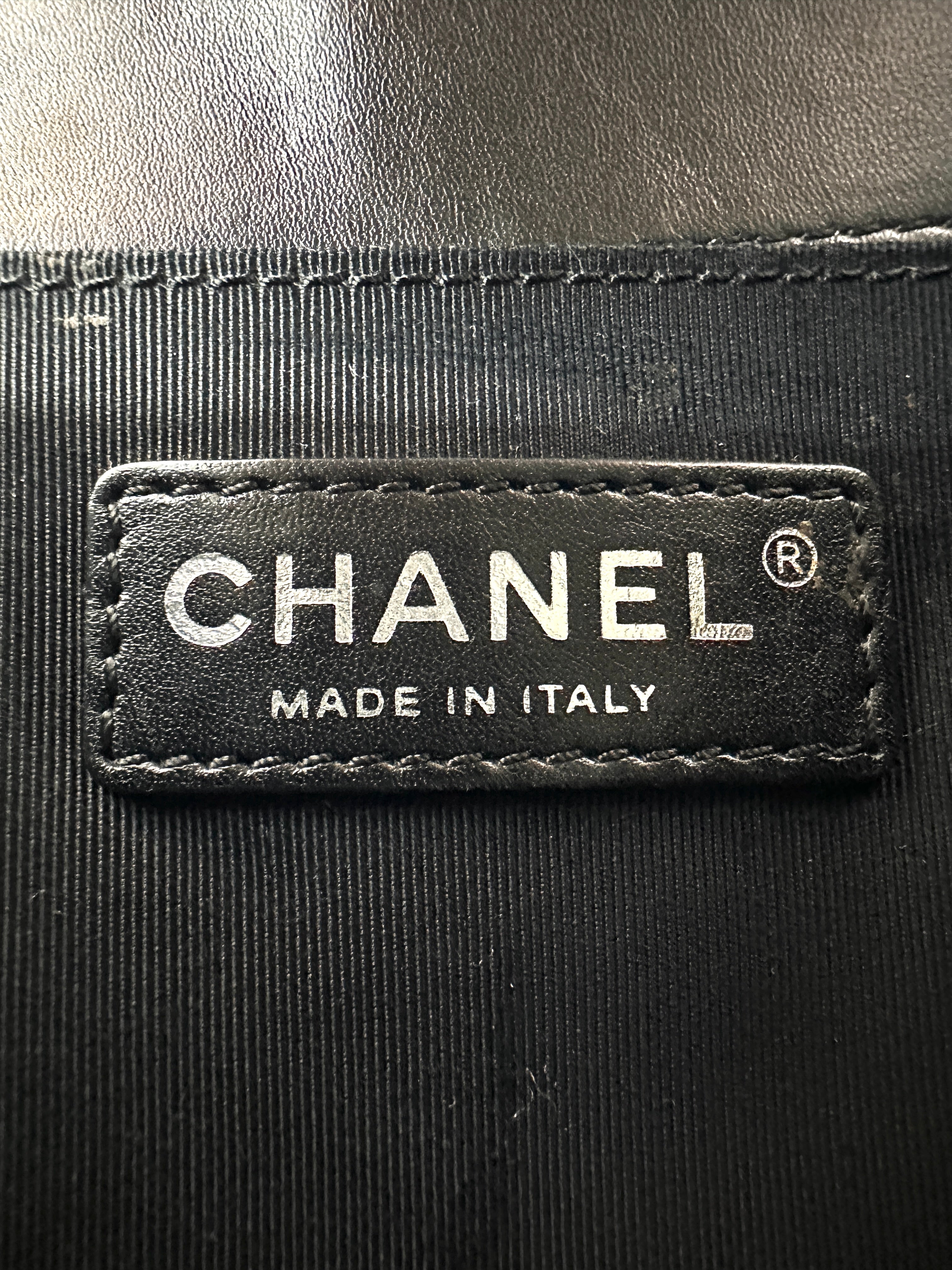 Chanel LeBoy Black Quilted Patent Leather Medium Size Flap Bag(18***65) CC2602