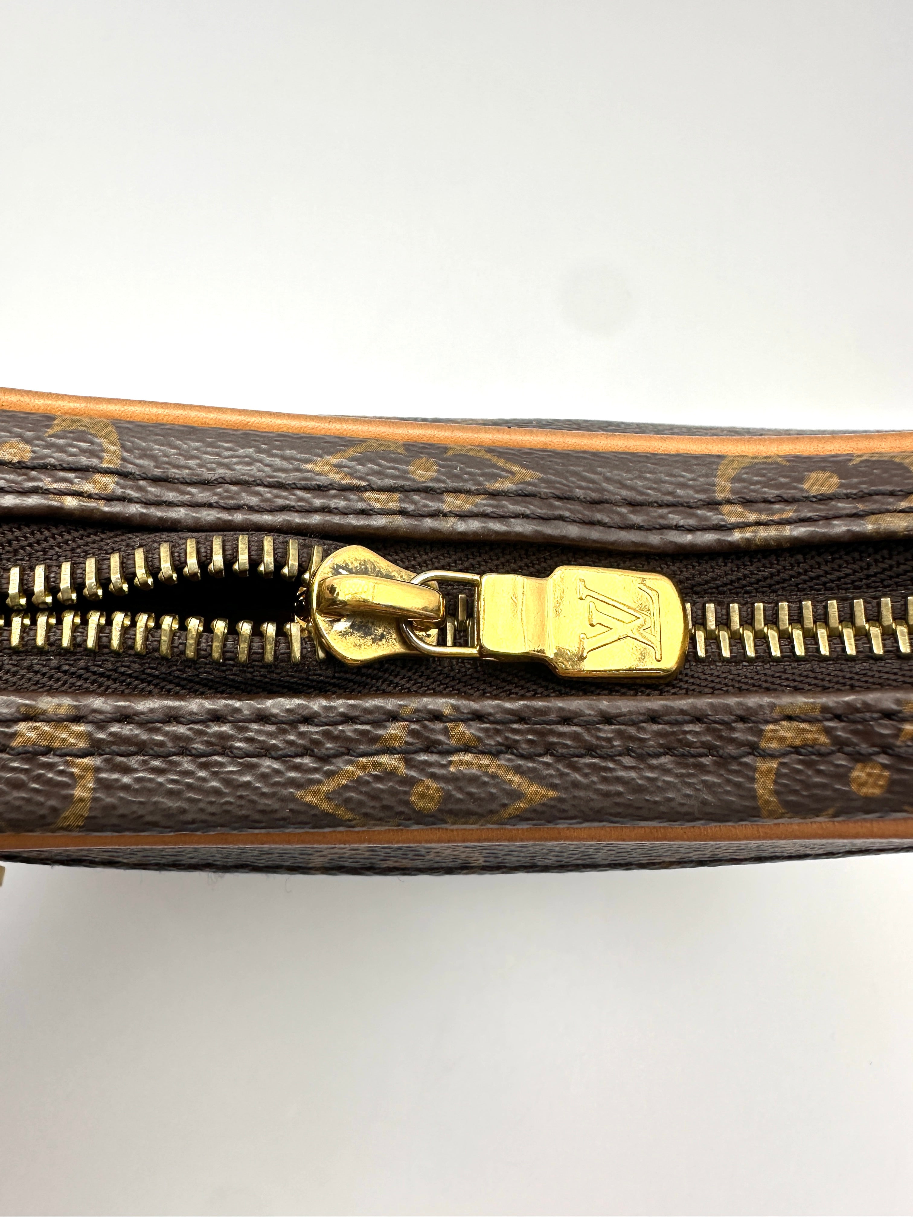 Louis Vuitton Loop Monogram Canvas Shoulder Bag LV3386