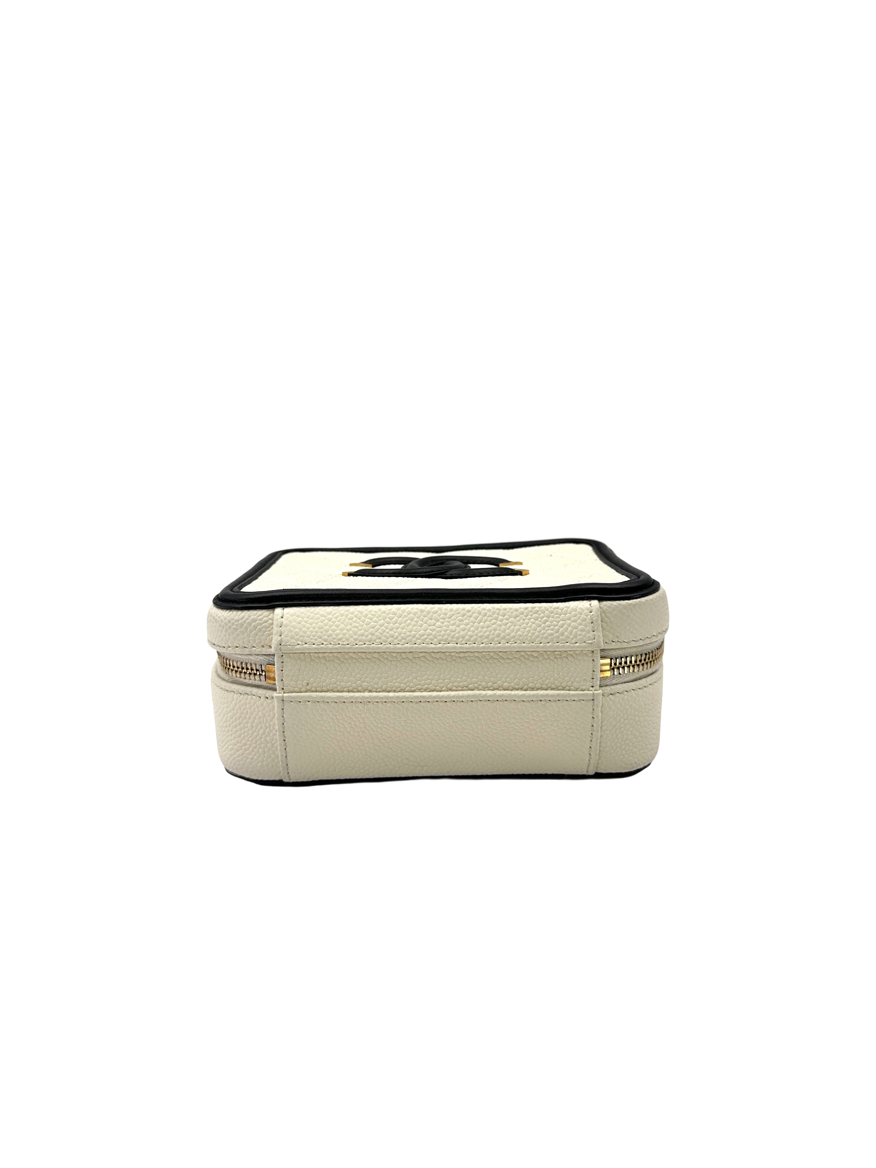 Chanel CC Filigree Black/White Quilted Leather Vanity Case(23***09) CC2605