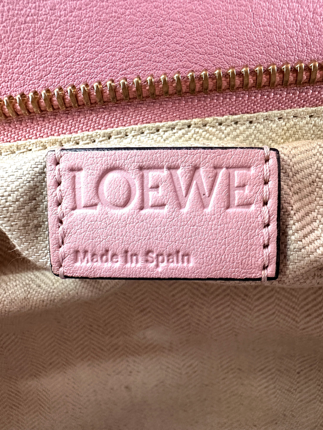 Loewe Puzzle Pink Leather Medium Size Shoulder Bag LW101