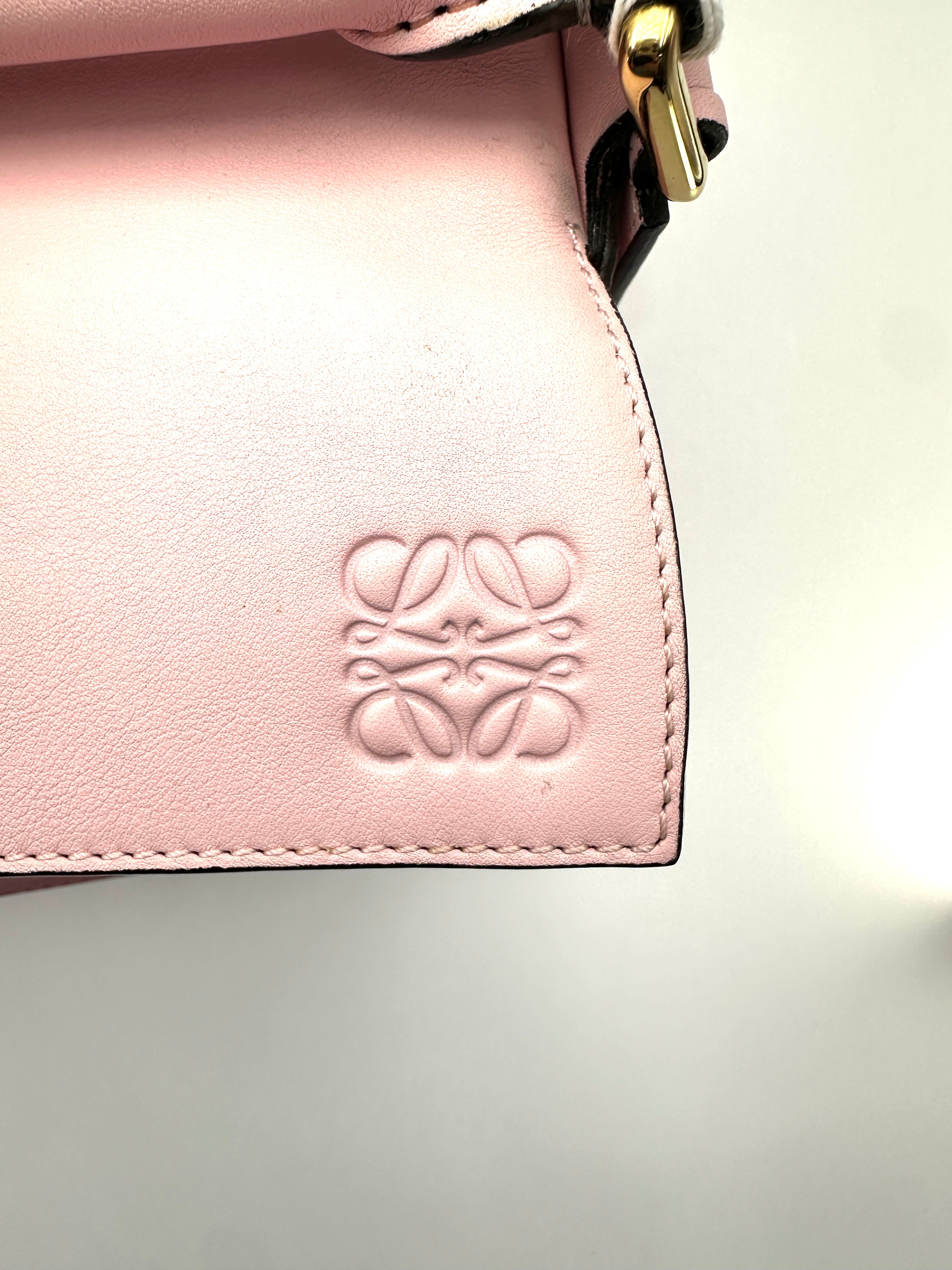 Loewe Puzzle Pink Leather Medium Size Shoulder Bag LW101