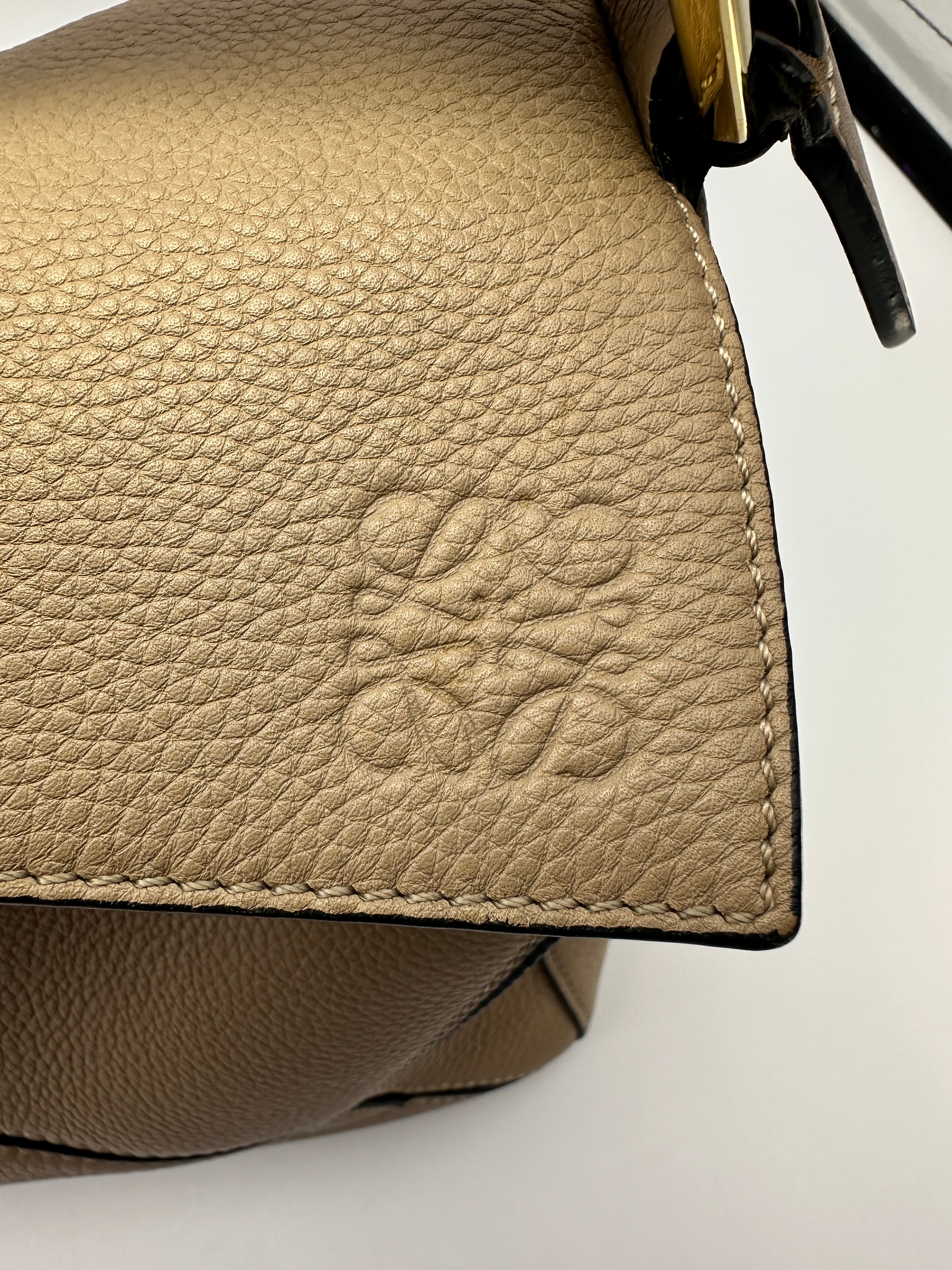 Loewe Puzzle Beige Leather Shoulder Bag LW102