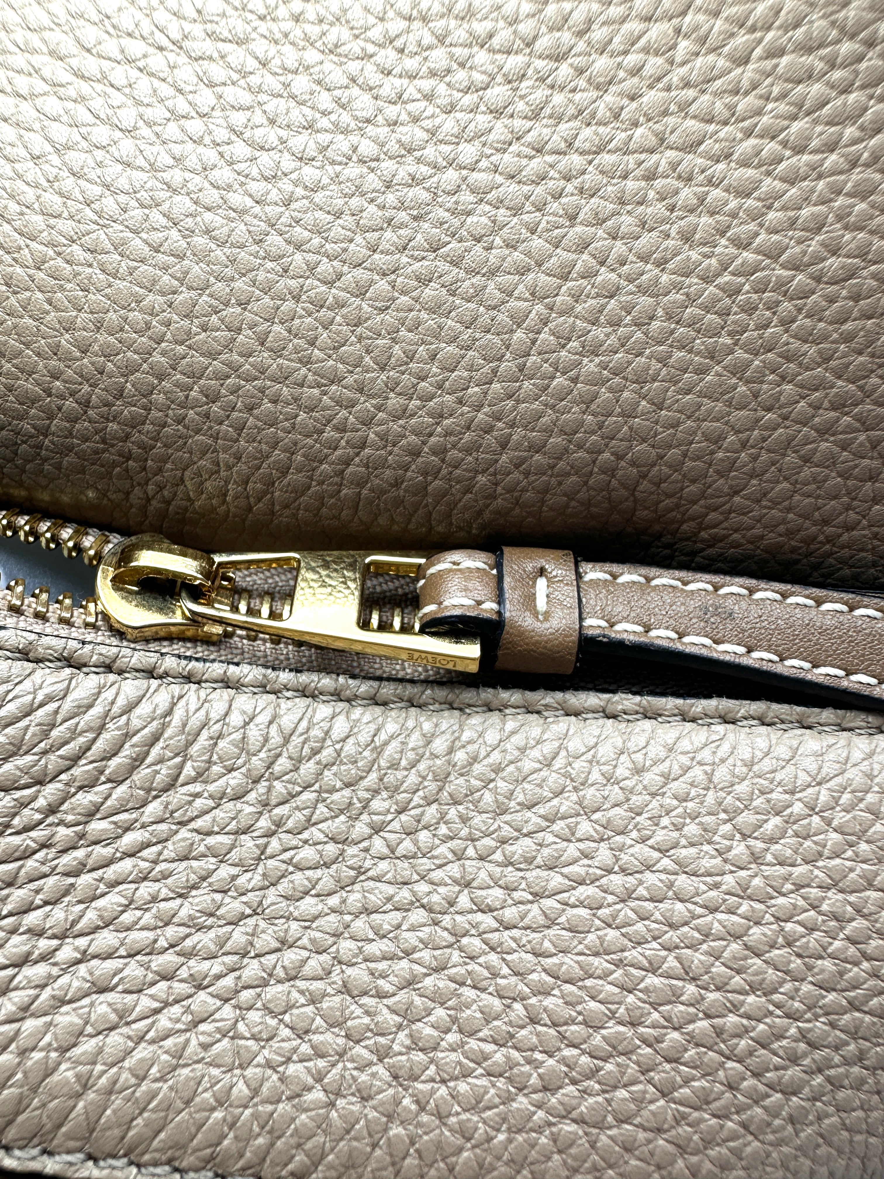 Loewe Puzzle Beige Leather Shoulder Bag LW102