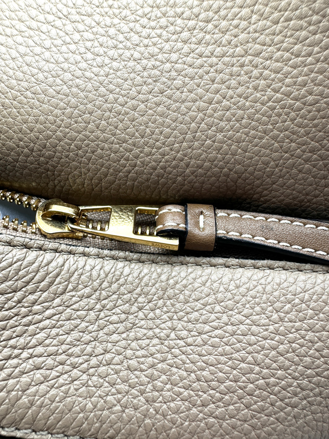 Loewe Puzzle Beige Leather Shoulder Bag LW102