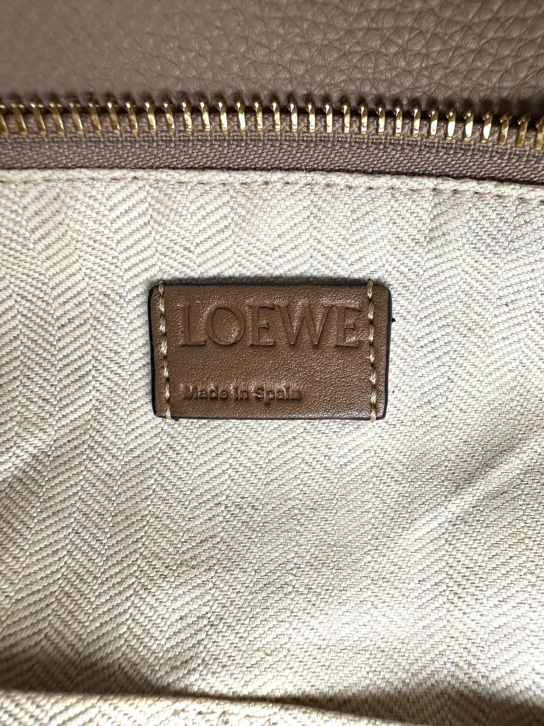 Loewe Puzzle Beige Leather Shoulder Bag LW102
