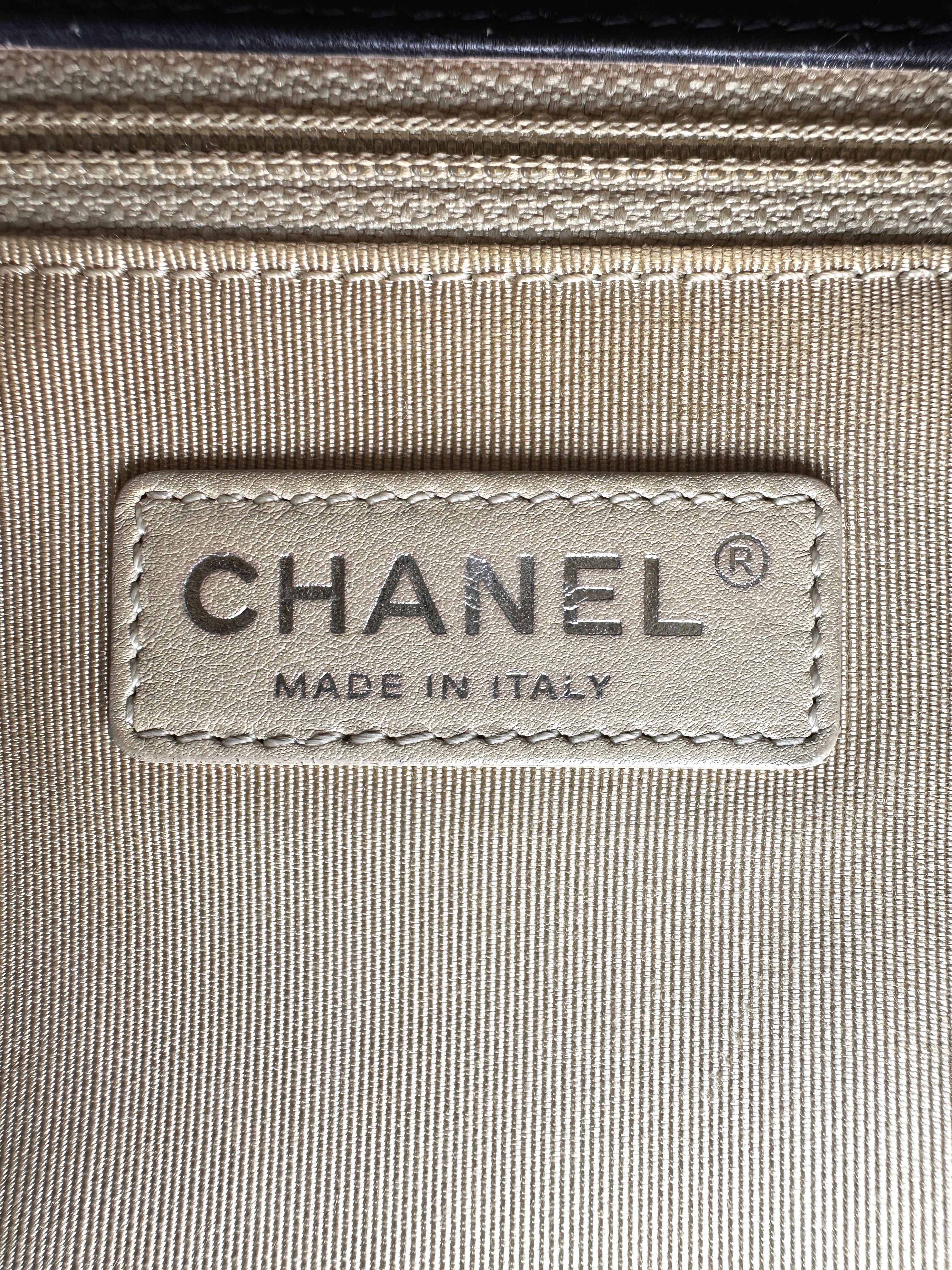 Chanel LeBoy Black Quilted Patent Leather Flap Bag(19***95) CC2618