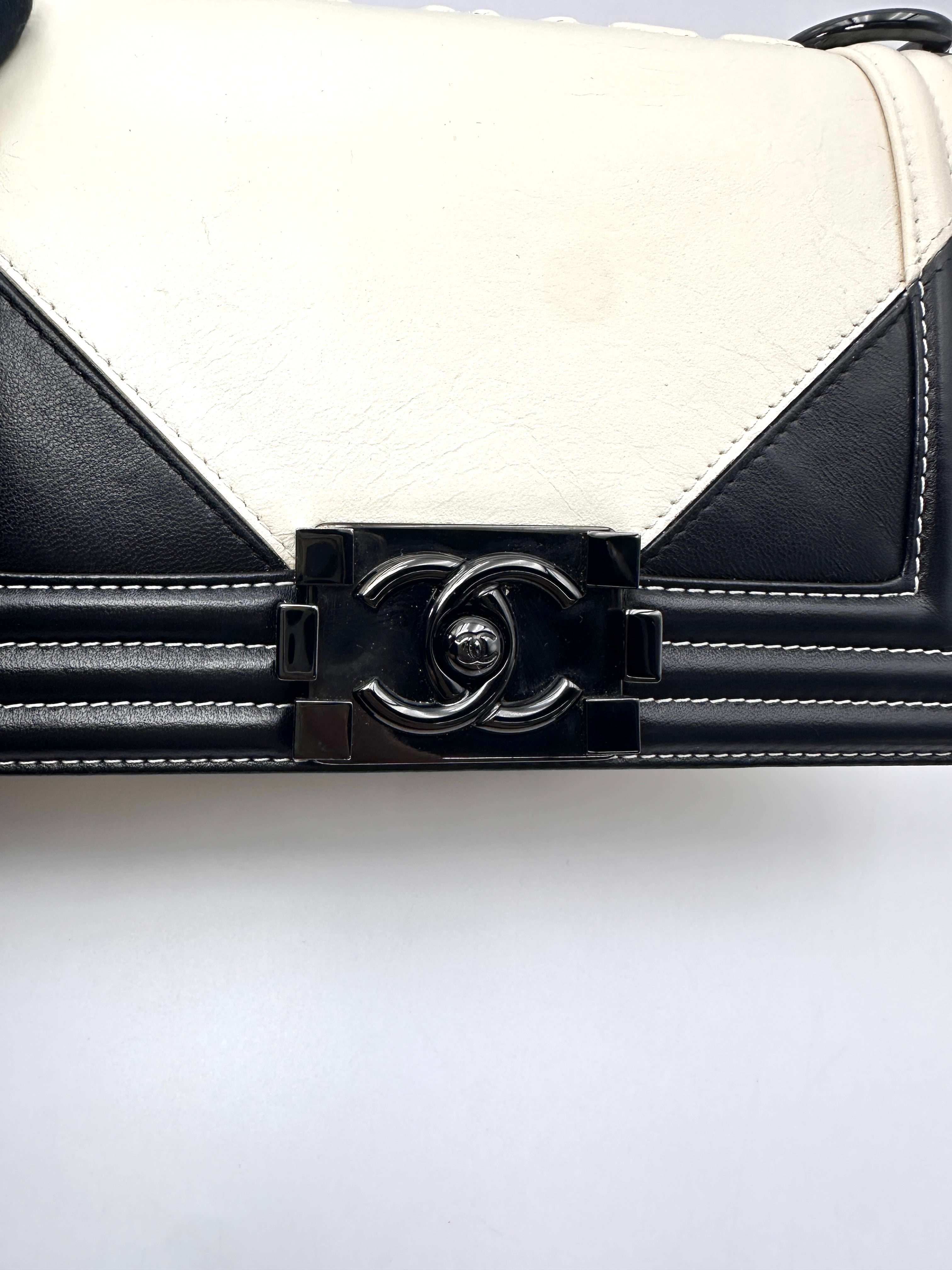Chanel LeBoy Black/White Quilted Leather Flap Bag With Black Buckle(24***47) CC2614