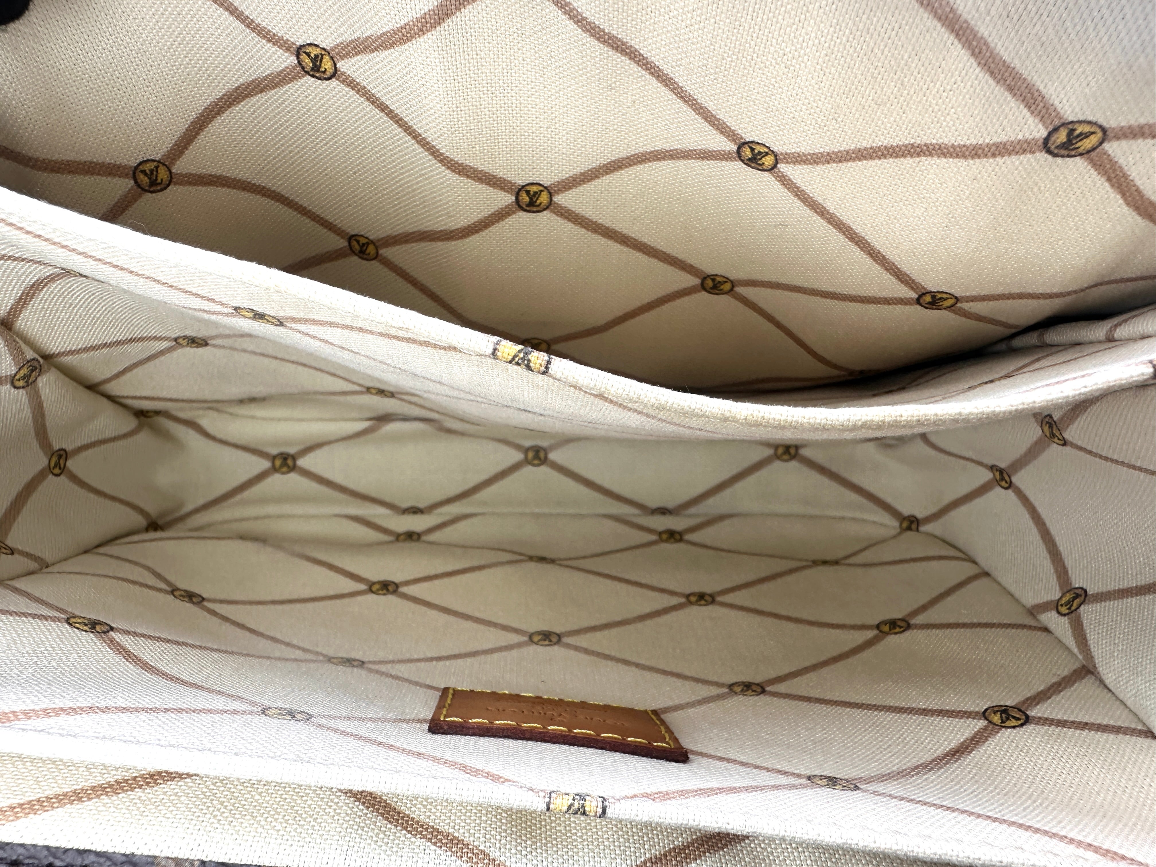 Louis Vuitton Monogram Canvas Summer Trunk Pochette Metis LV3395